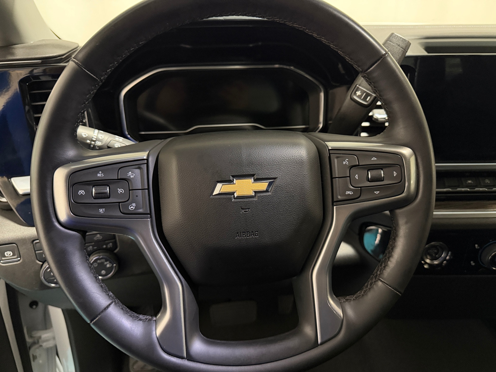 Thumbnail: 2024 Chevrolet Silverado 1500 - 5