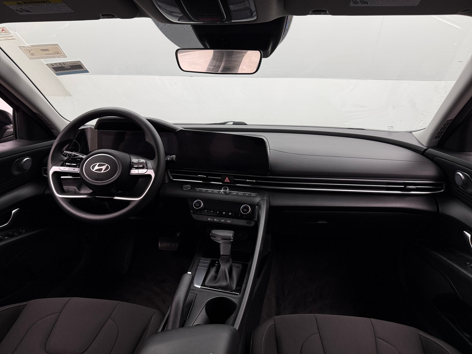 Thumbnail: 2024 Hyundai Elantra - 3