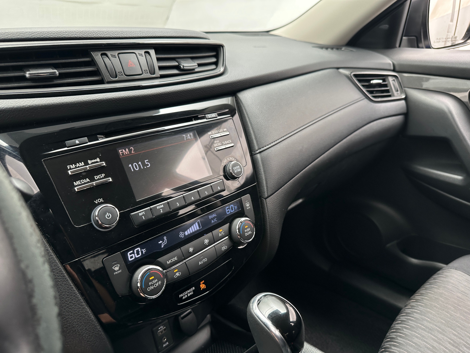 Thumbnail: 2017 Nissan Rogue - 4