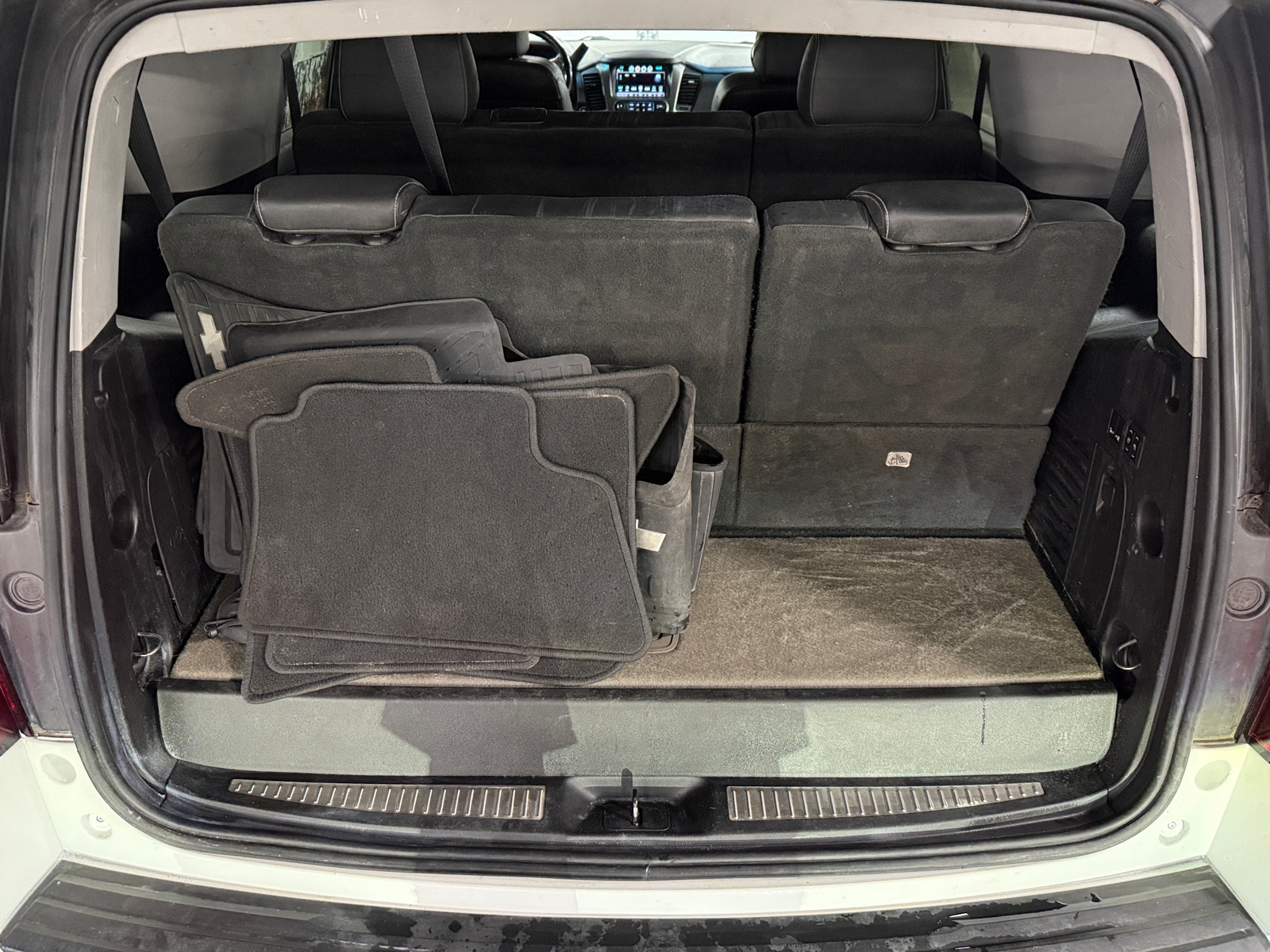 Thumbnail: 2018 Chevrolet Tahoe - 6