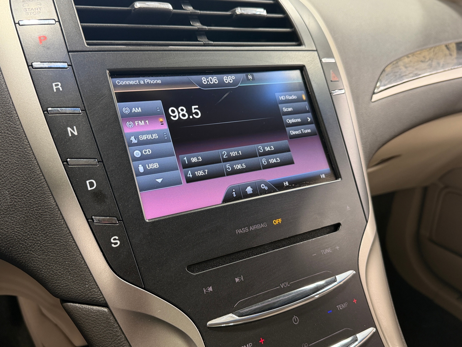 Thumbnail: 2016 Lincoln MKZ - 3