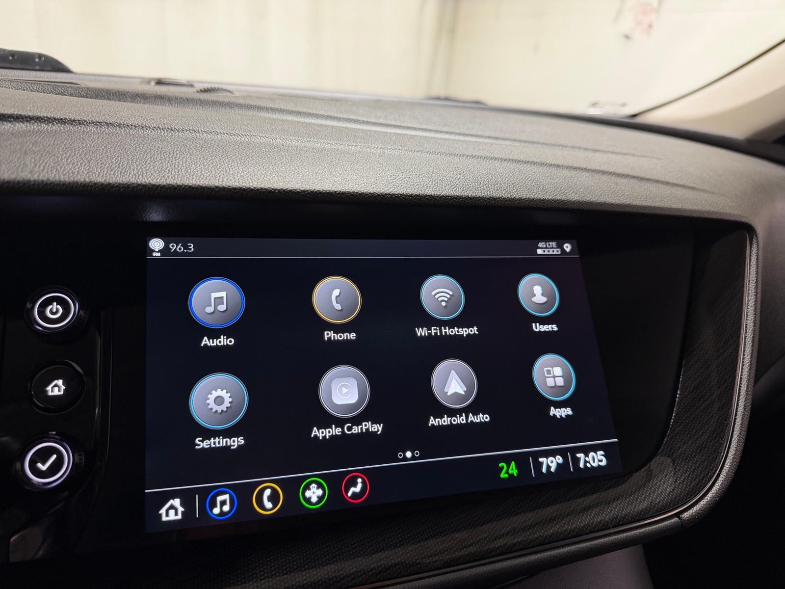 Thumbnail: 2022 Buick Envision - 3