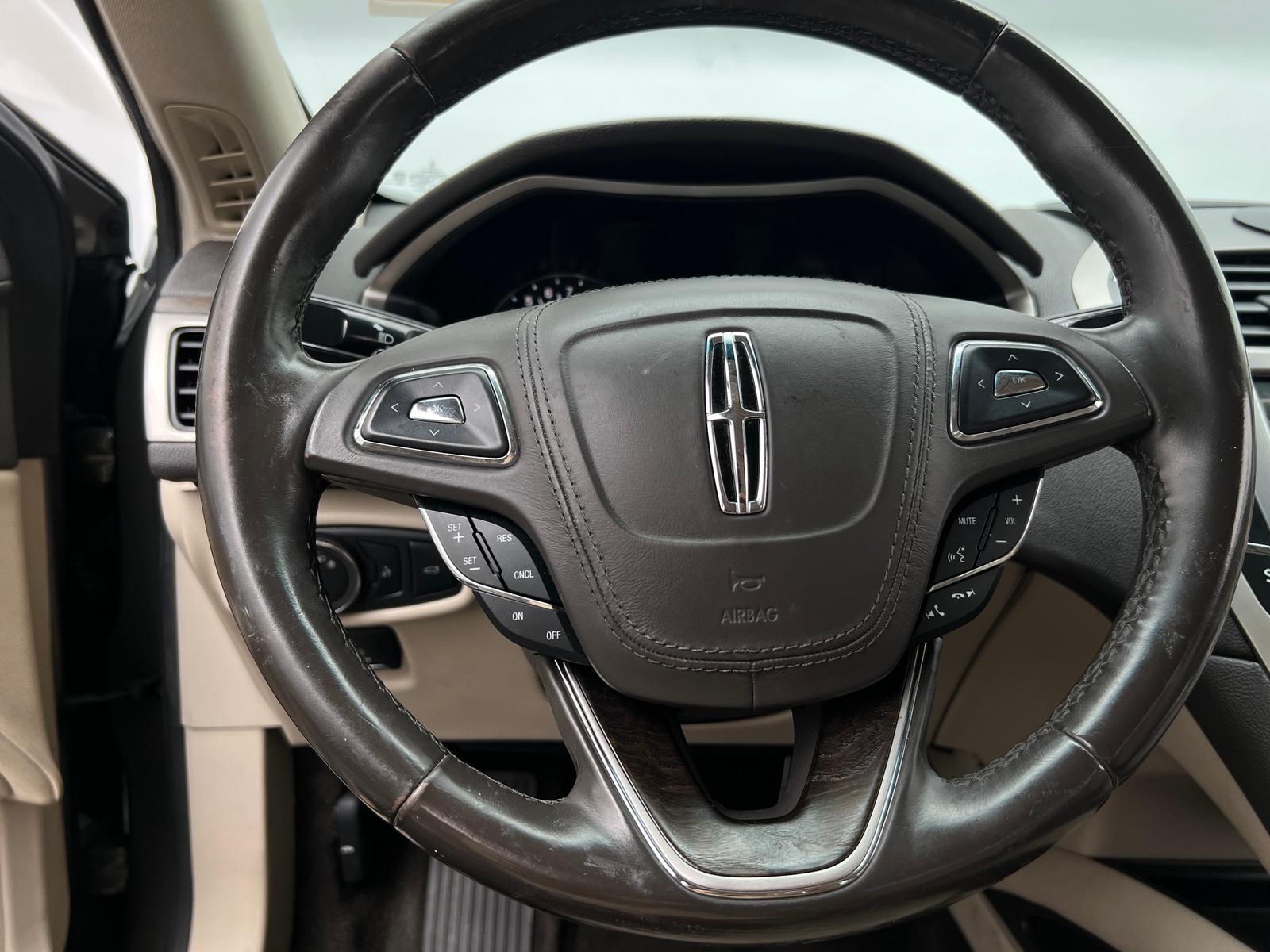 Thumbnail: 2017 Lincoln MKZ - 4