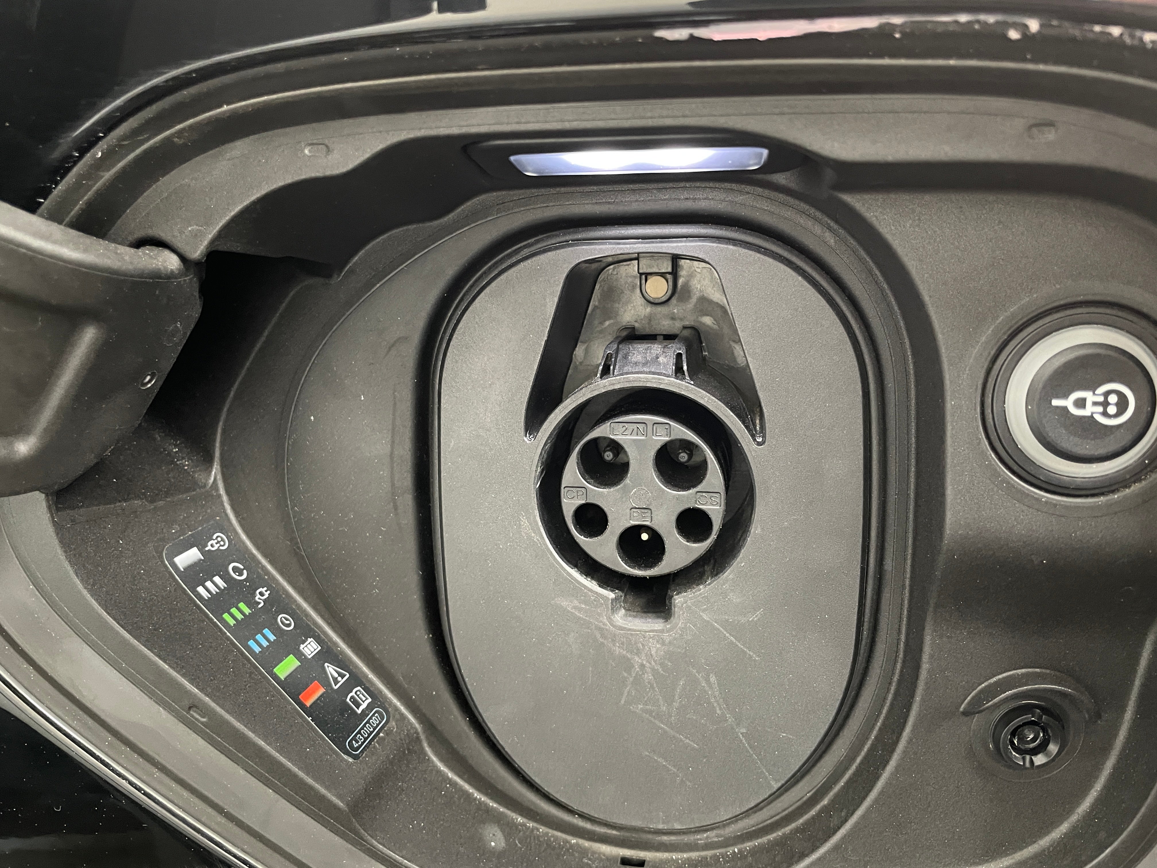 Used 2022 Audi e-tron GT Premium Plus with VIN WAUCJBFW5N7001058 for sale in Auburn, WA