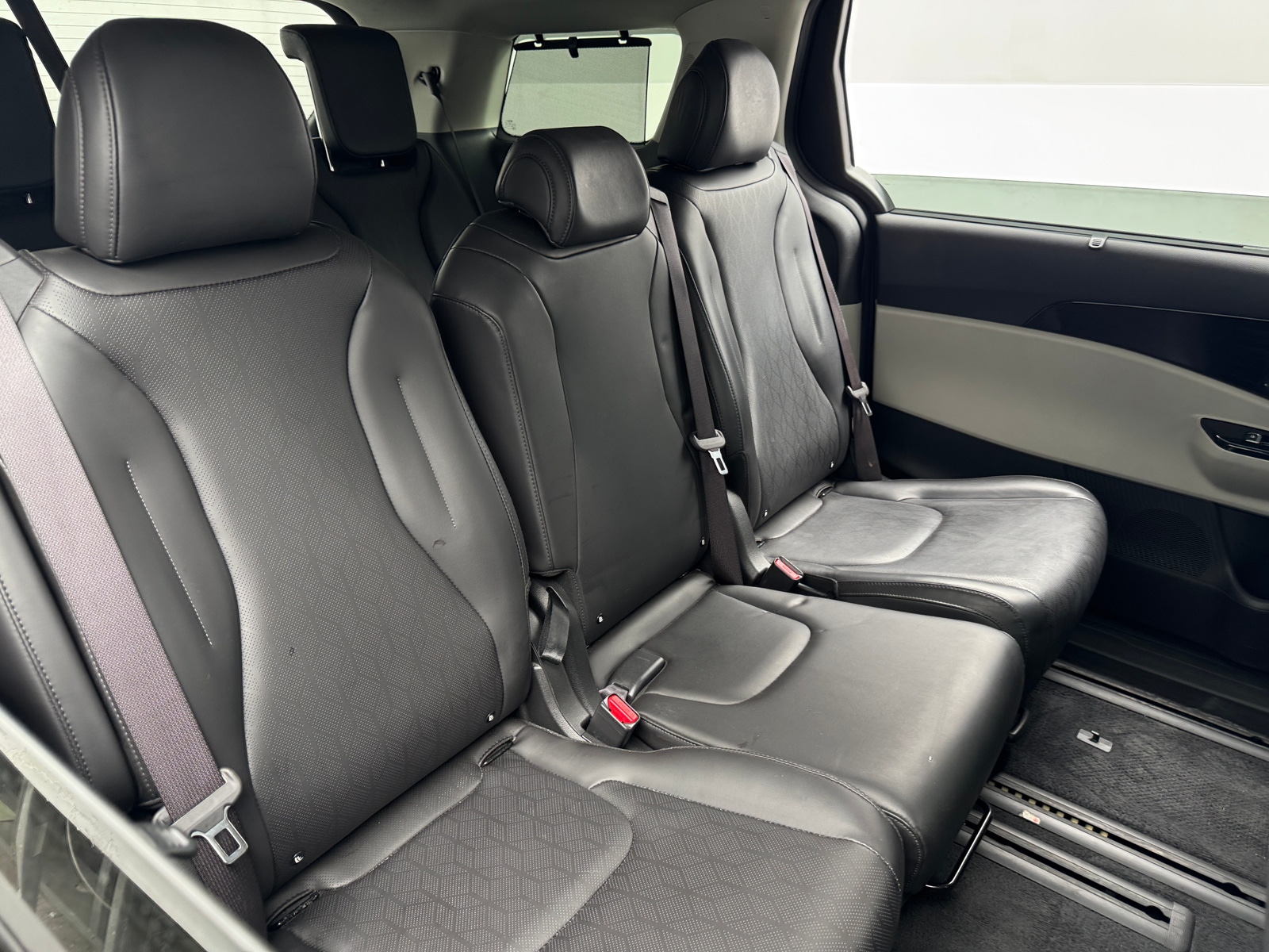 Thumbnail: 2023 Kia Carnival - 5