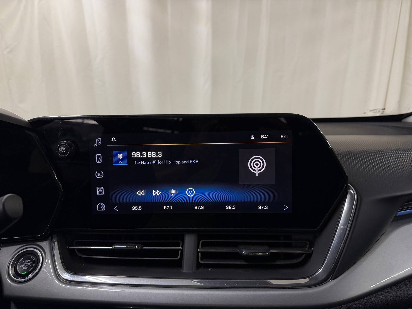 Thumbnail: 2025 Chevrolet Trax - 3