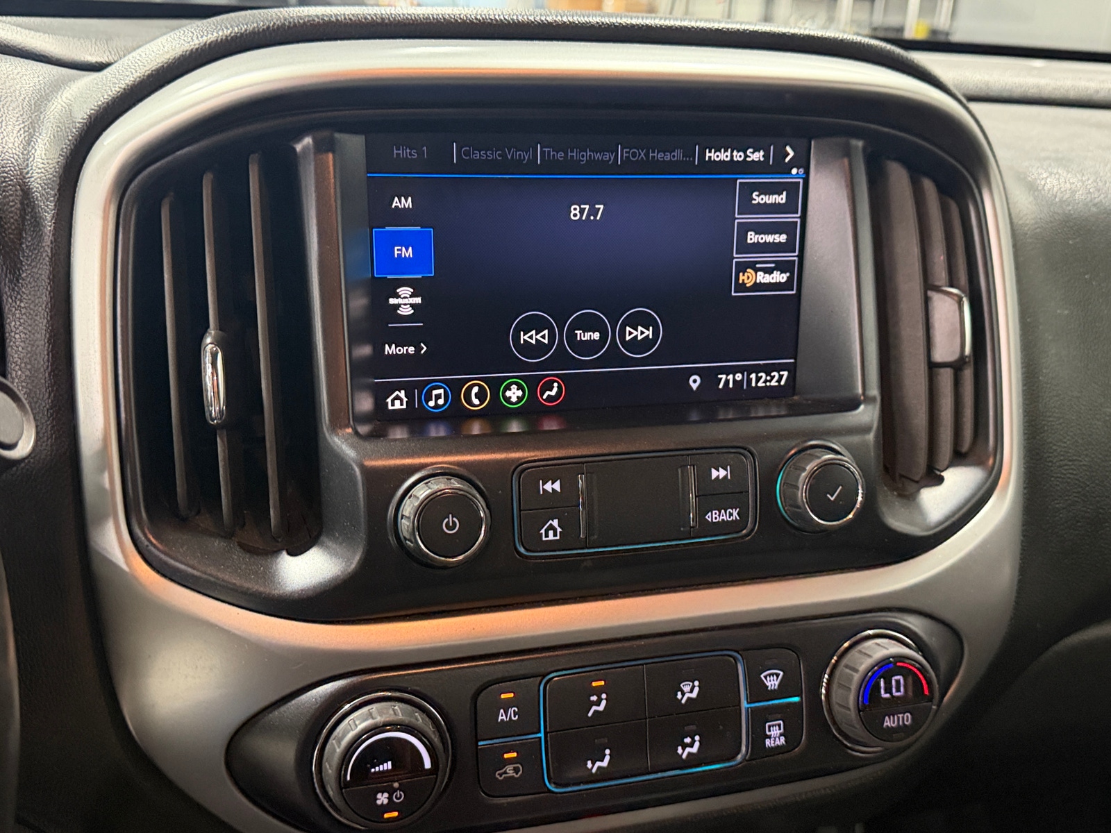Thumbnail: 2020 Chevrolet Colorado - 3