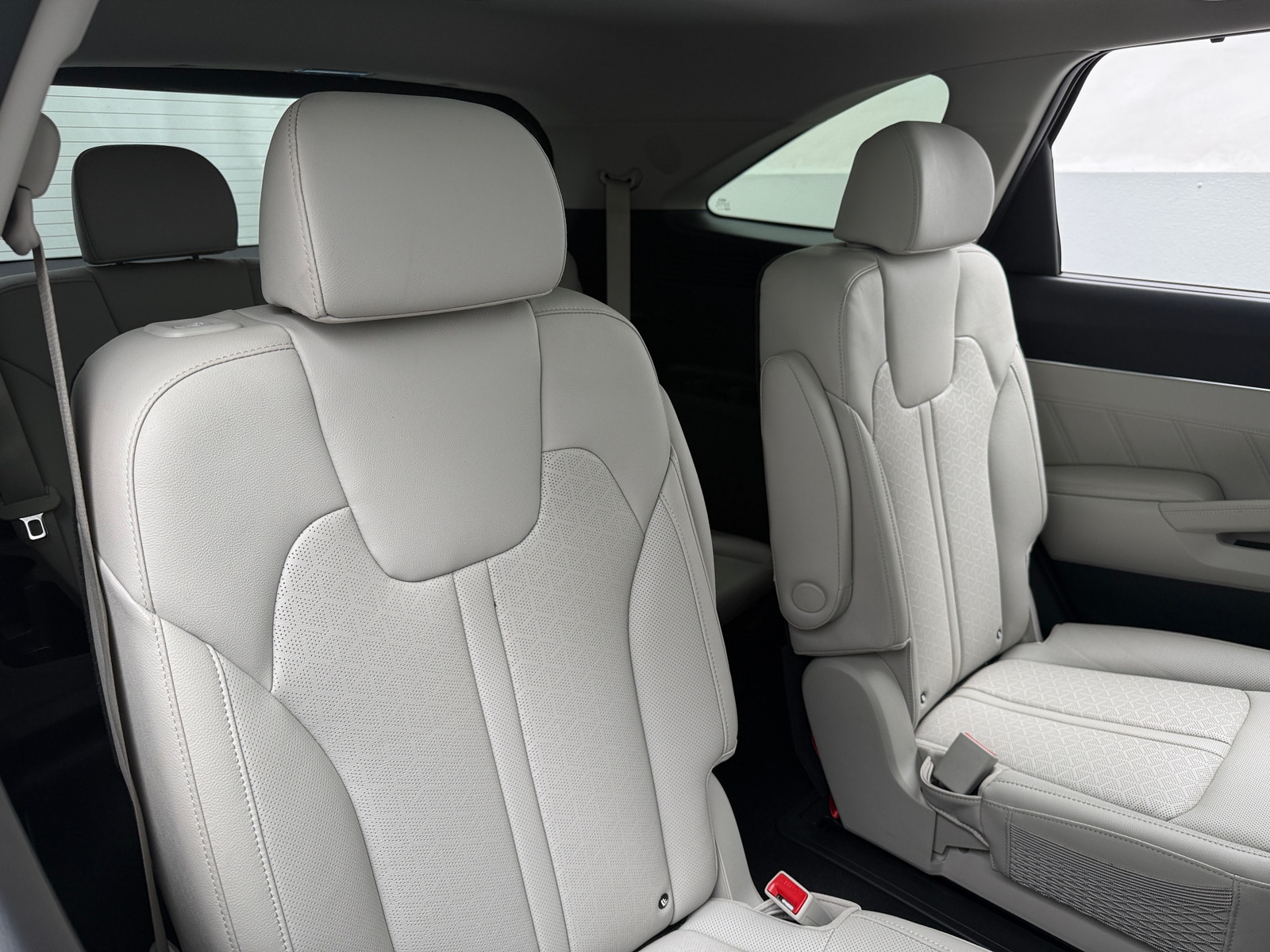 Thumbnail: 2023 Kia Sorento - 5