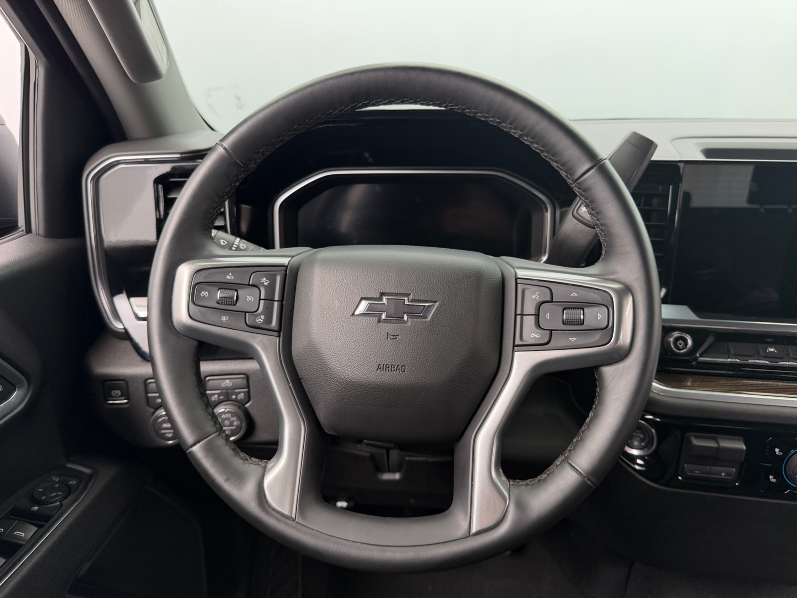 Thumbnail: 2026 Chevrolet Silverado 1500 - 5