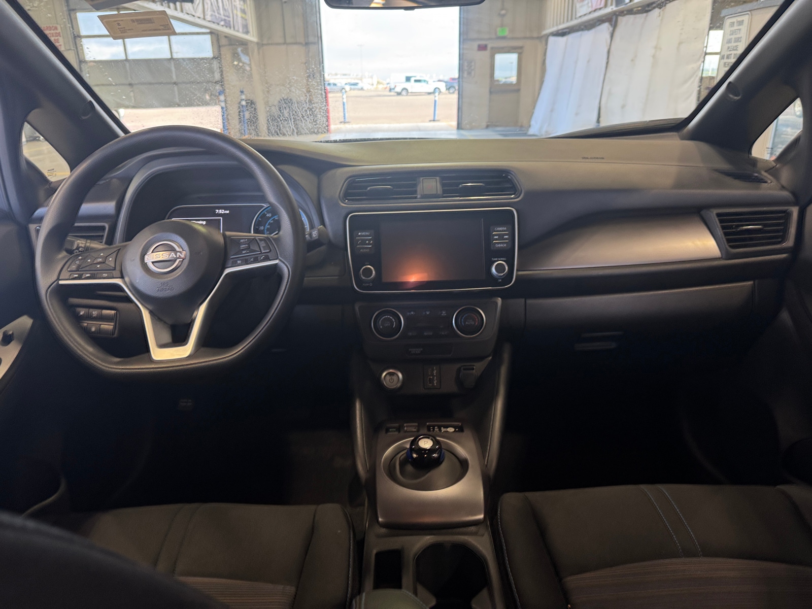 Thumbnail: 2025 Nissan Leaf - 3