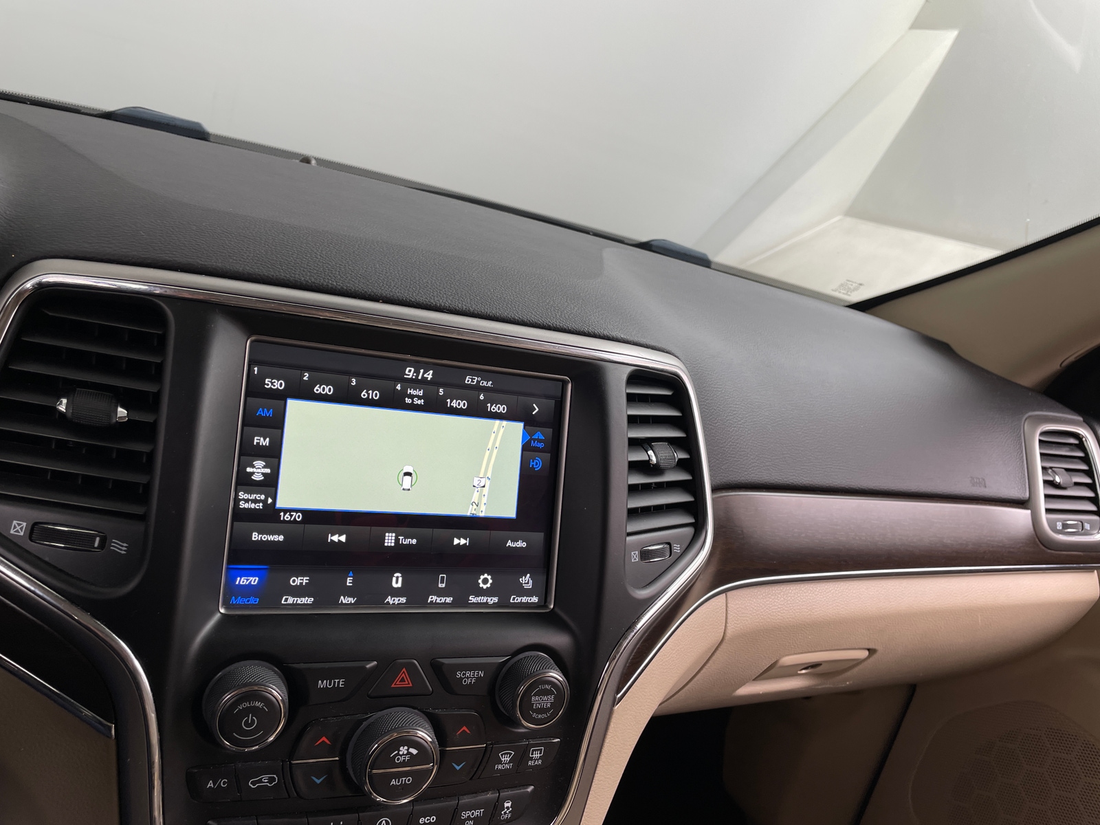Thumbnail: 2018 Jeep Grand Cherokee - 3