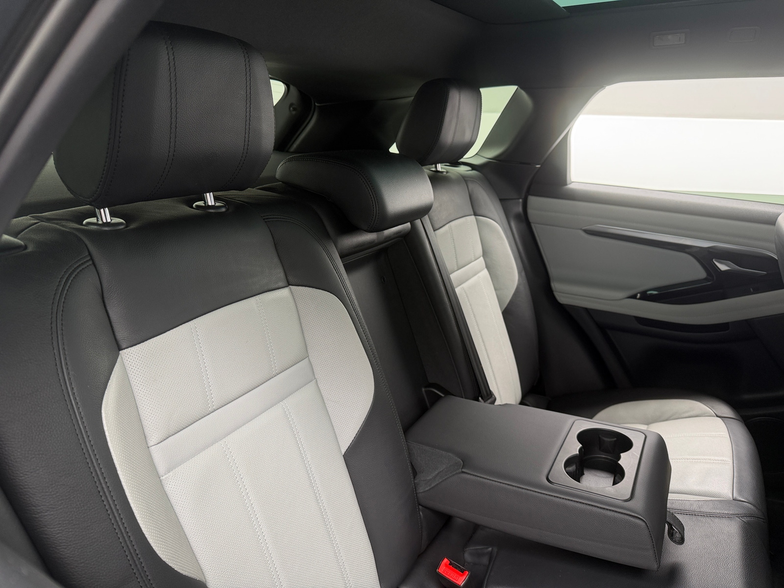 Thumbnail: 2020 Land Rover Range Rover Evoque - 5