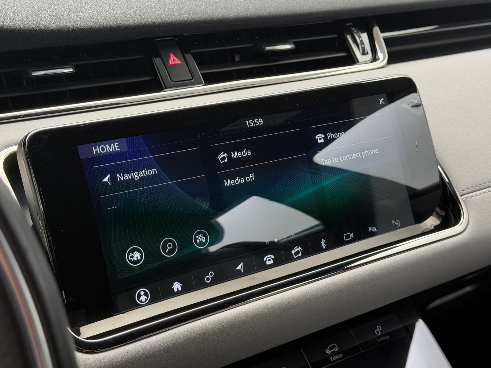 Thumbnail: 2020 Land Rover Range Rover Evoque - 3