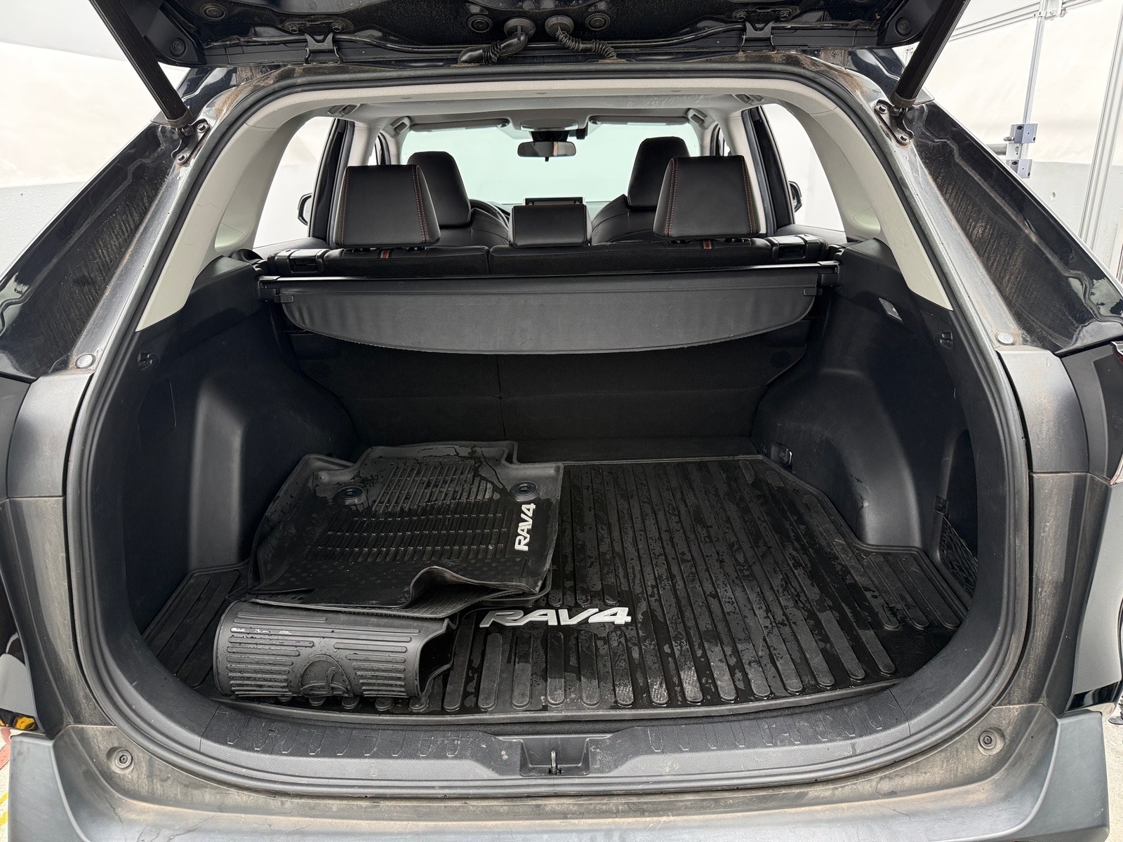 Thumbnail: 2019 Toyota RAV4 - 6