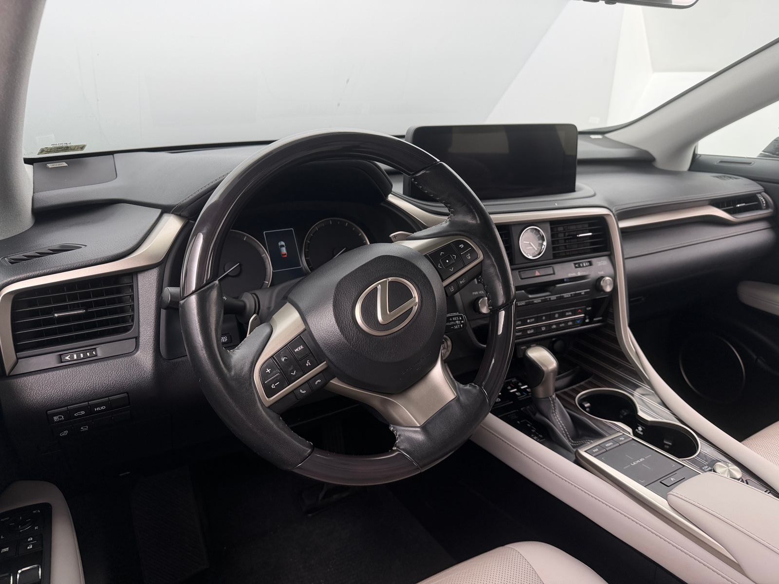 Thumbnail: 2020 Lexus RX - 4