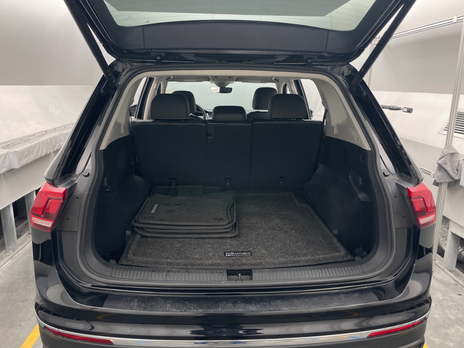 Thumbnail: 2022 Volkswagen Tiguan - 7