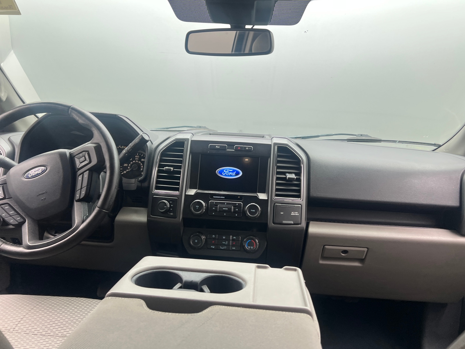 Thumbnail: 2019 Ford Econoline - 3