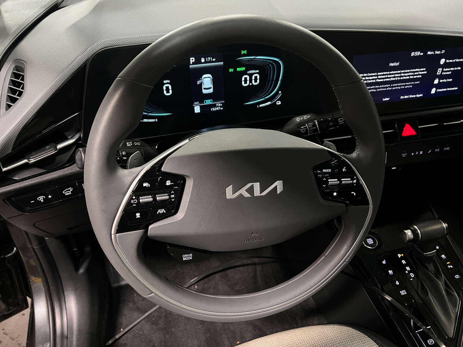 Thumbnail: 2023 Kia Niro - 4