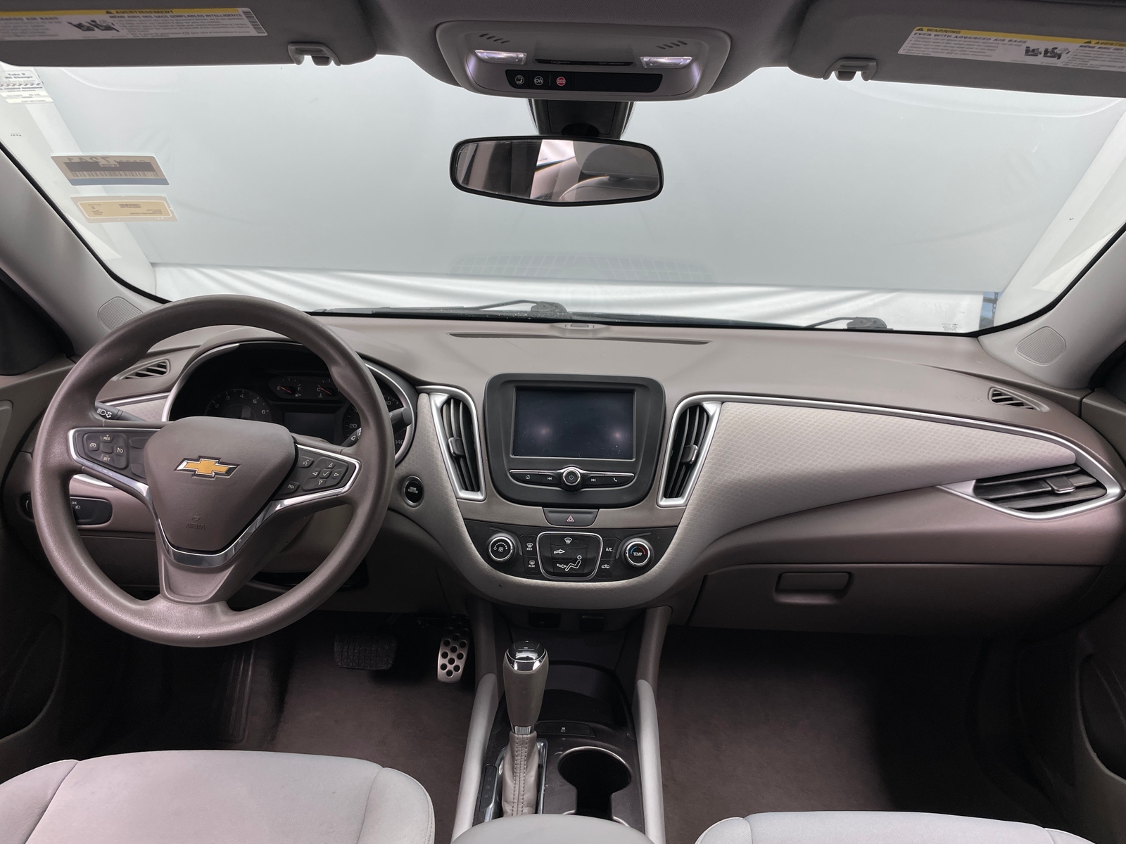 Thumbnail: 2017 Chevrolet Malibu - 3