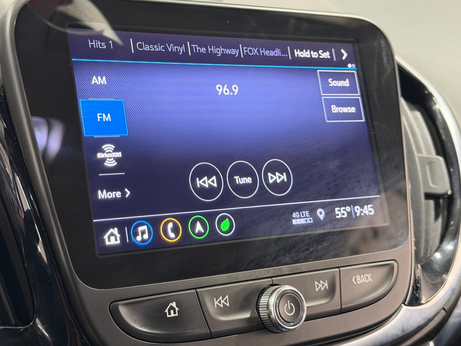 Thumbnail: 2019 Chevrolet Volt - 3