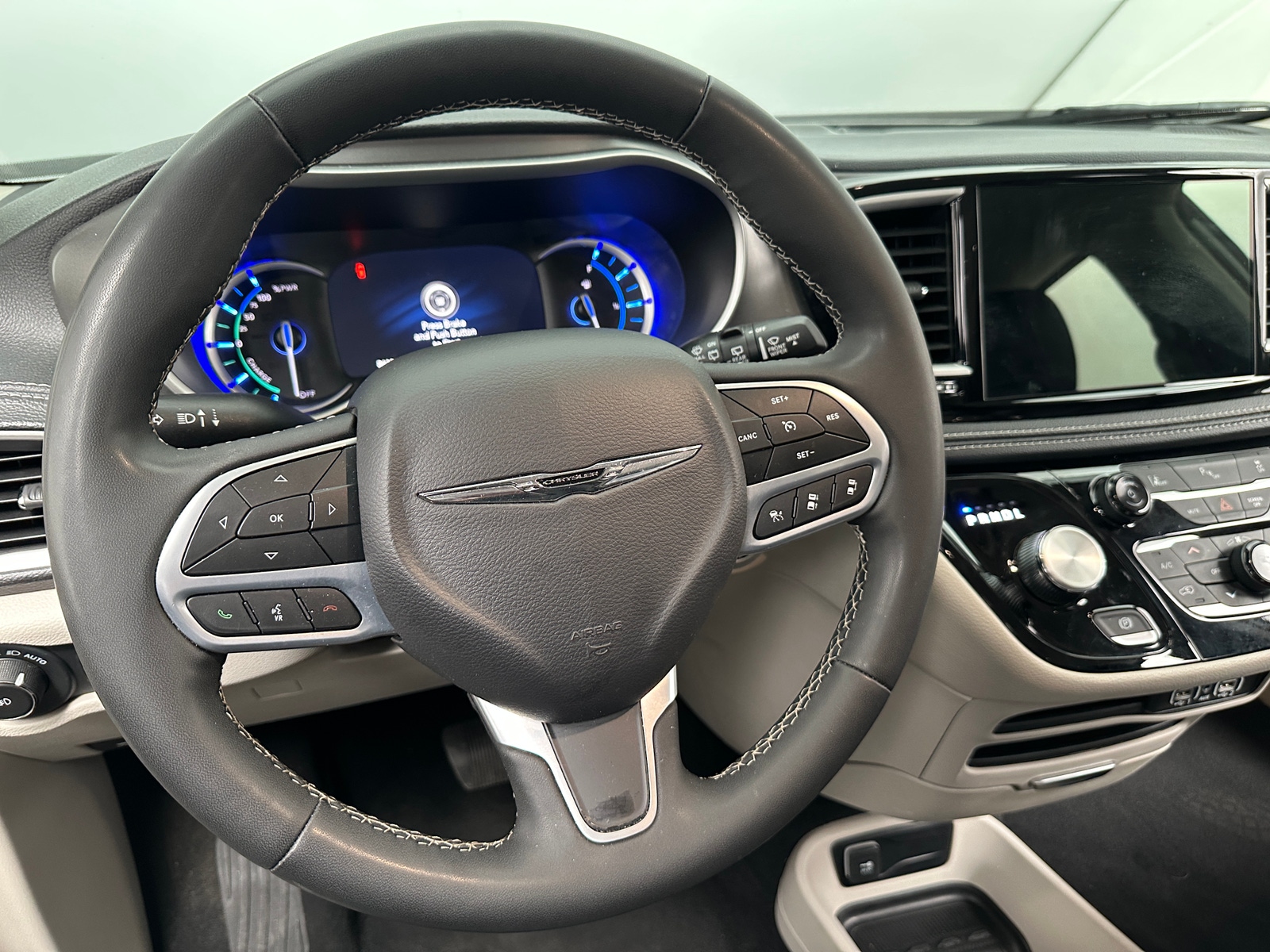 Thumbnail: 2024 Chrysler Pacifica - 4