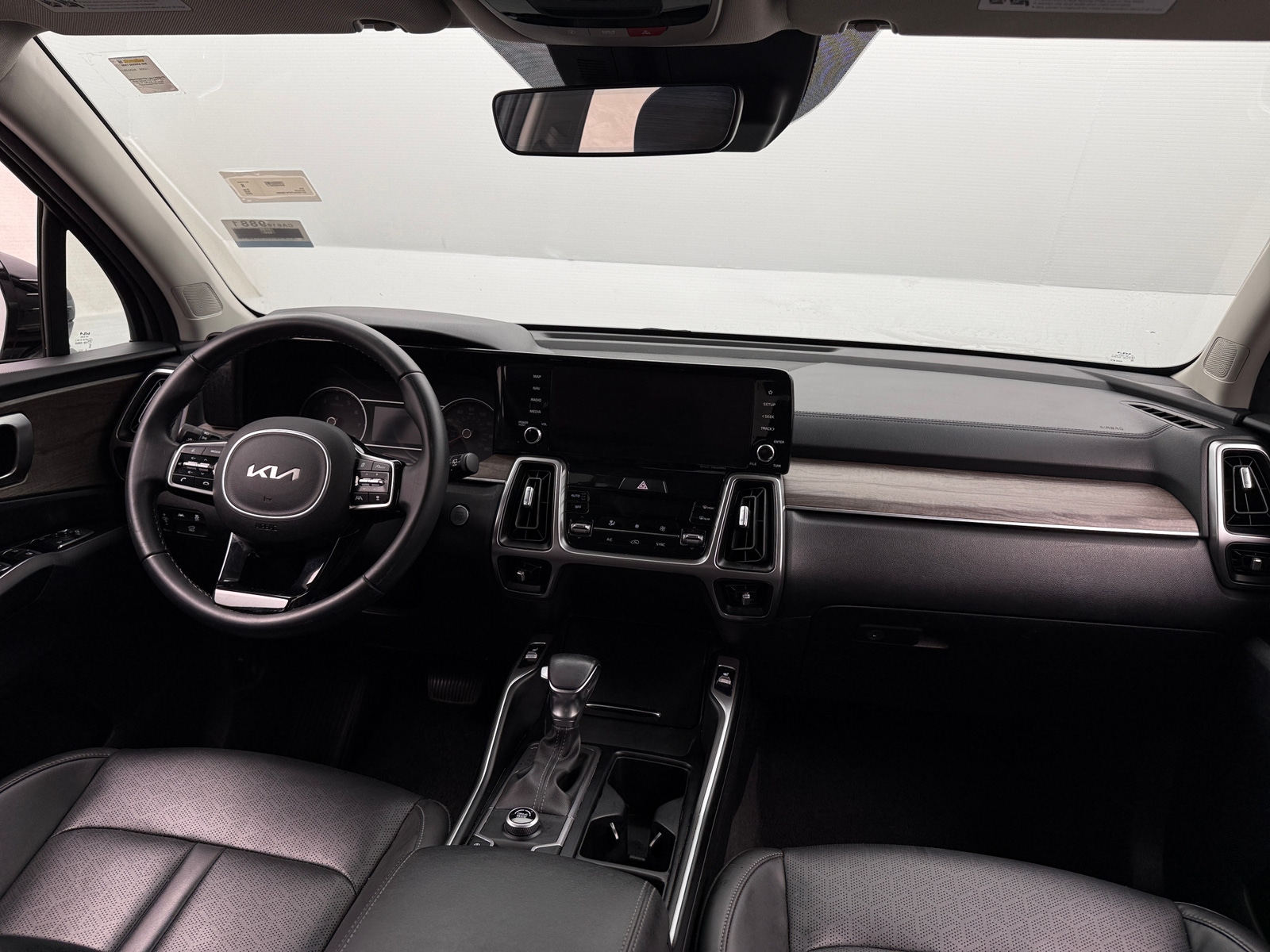 Thumbnail: 2023 Kia Sorento - 2