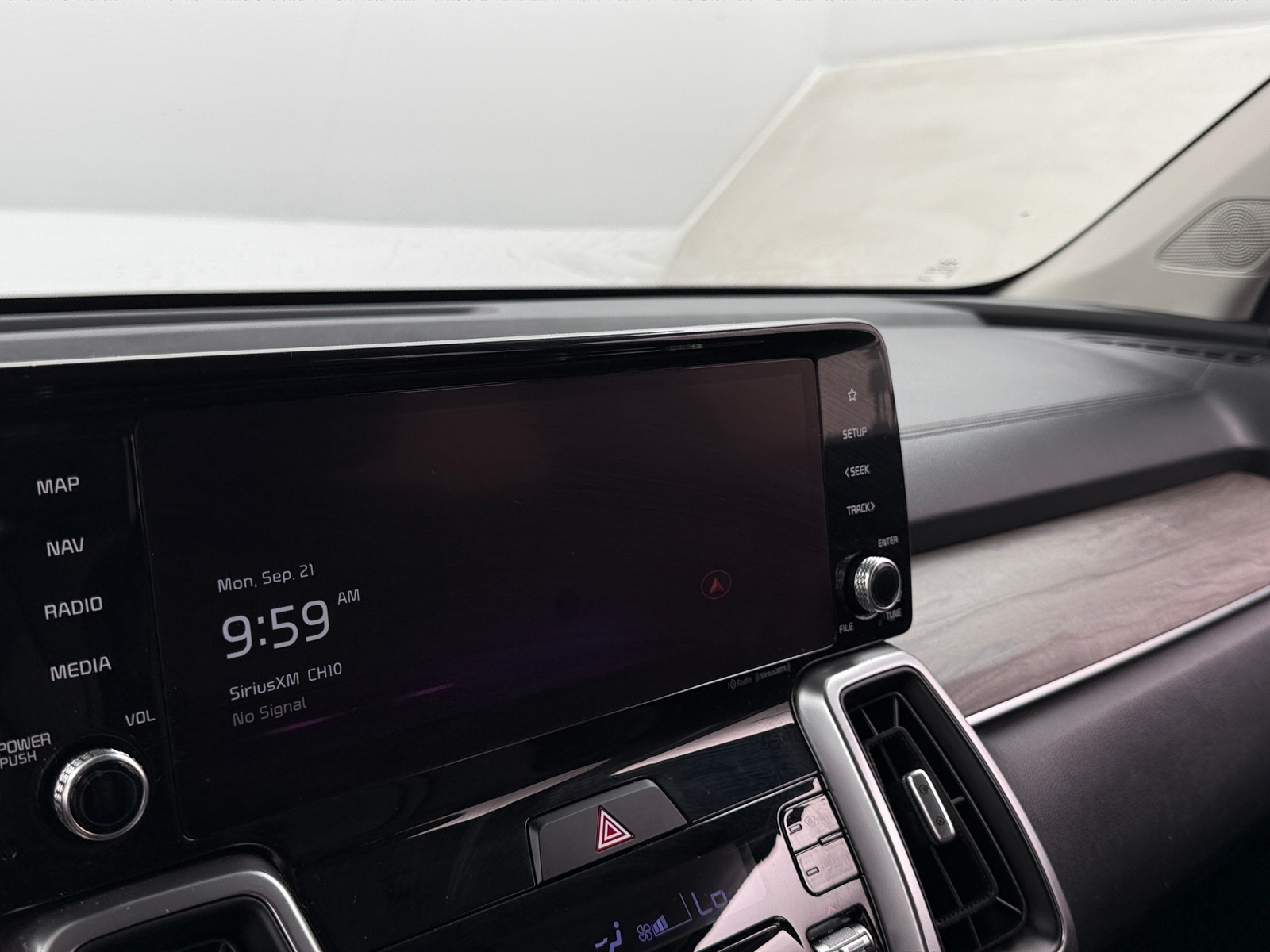 Thumbnail: 2023 Kia Sorento - 3