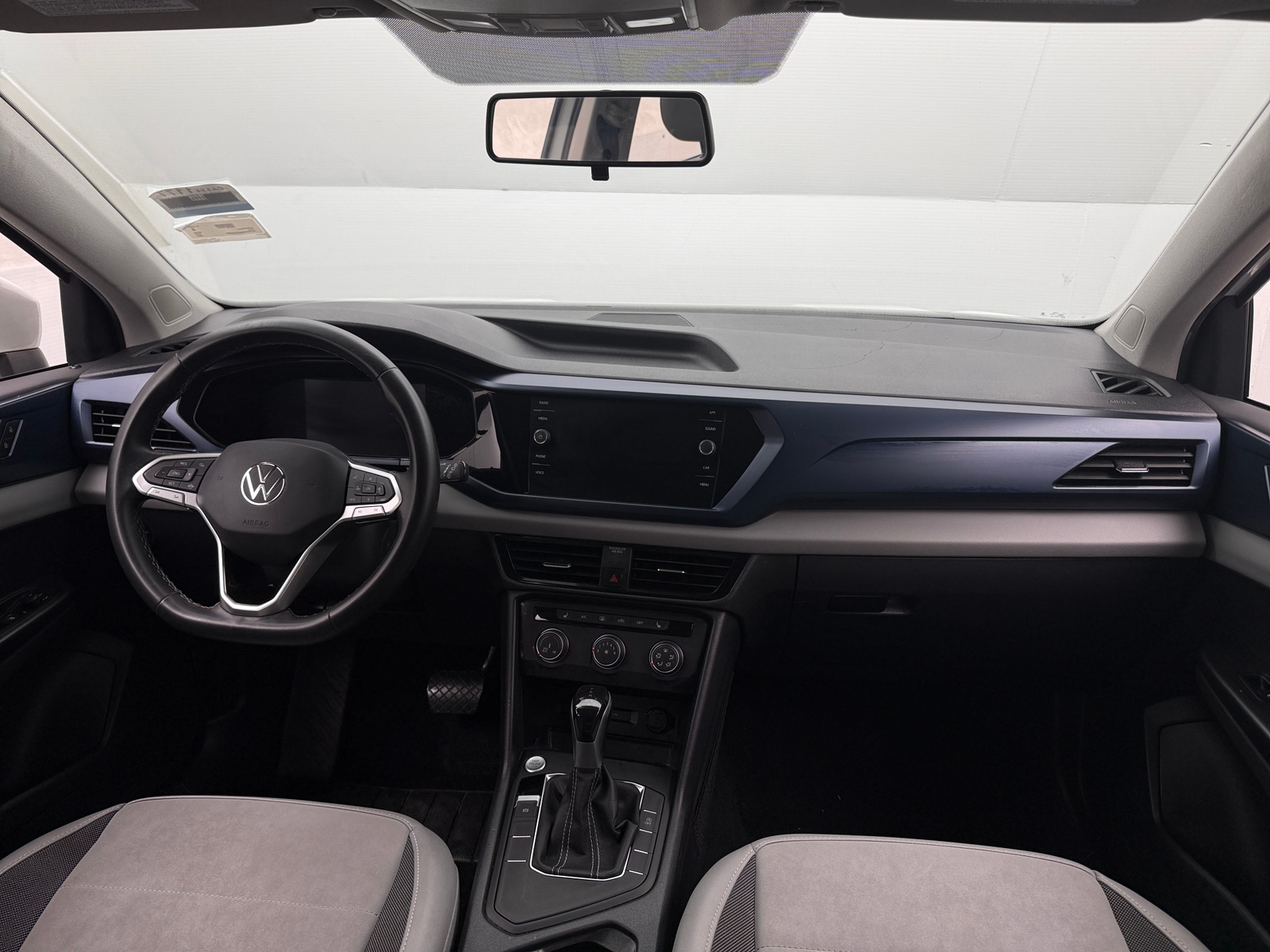 Thumbnail: 2022 Volkswagen Taos - 2