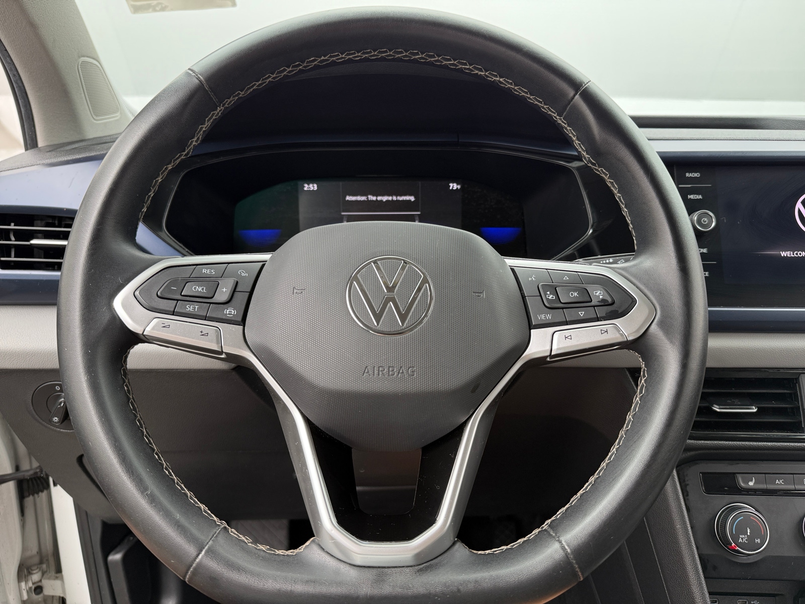 Thumbnail: 2022 Volkswagen Taos - 4