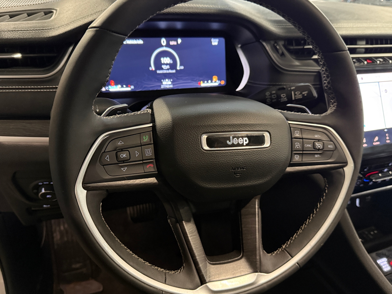 Thumbnail: 2023 Jeep Grand Cherokee L - 4