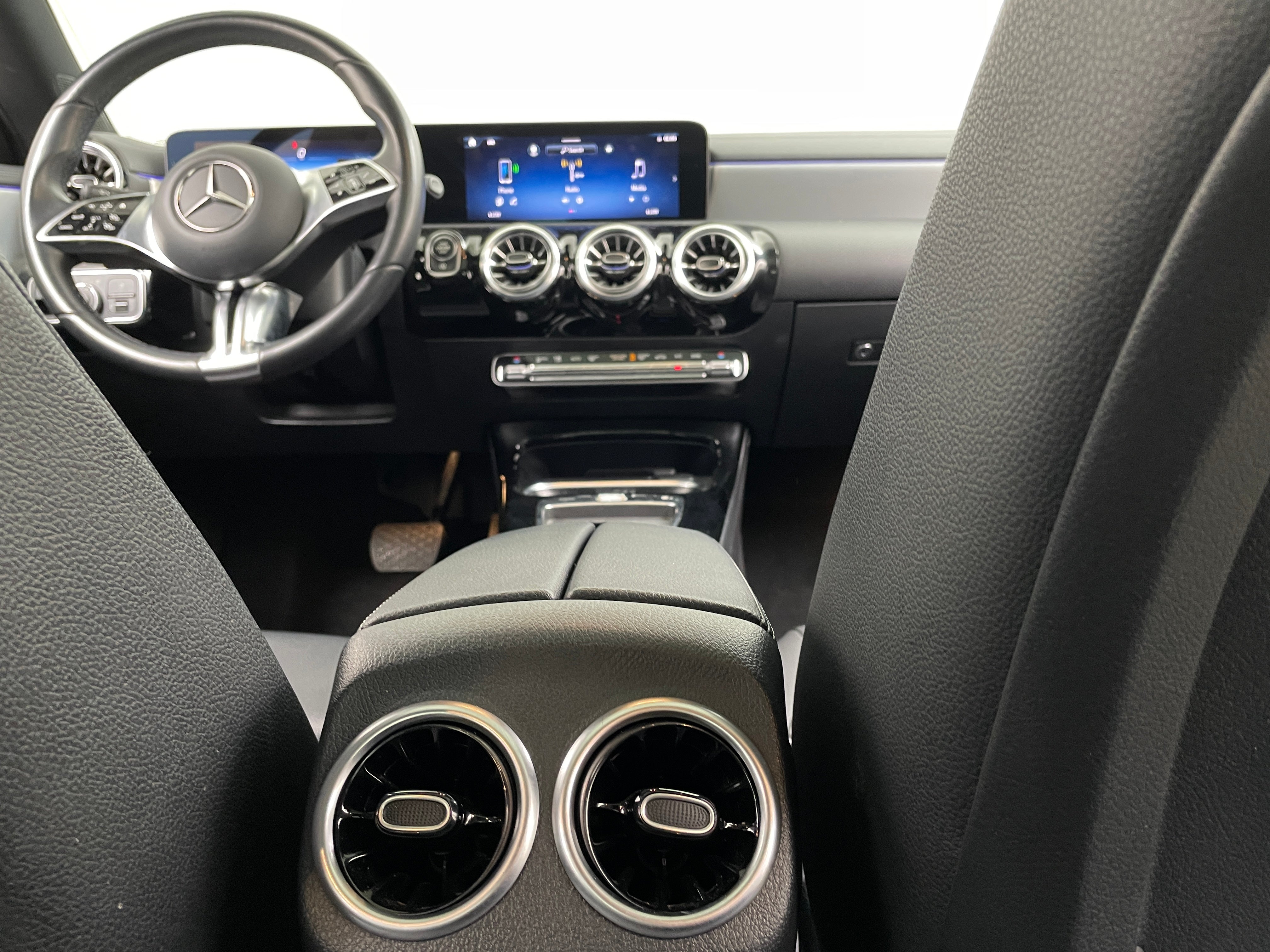 2025 Mercedes-Benz CLA