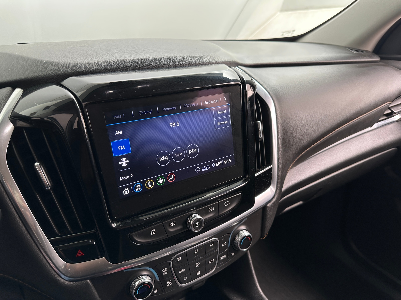 Thumbnail: 2020 Chevrolet Traverse - 4