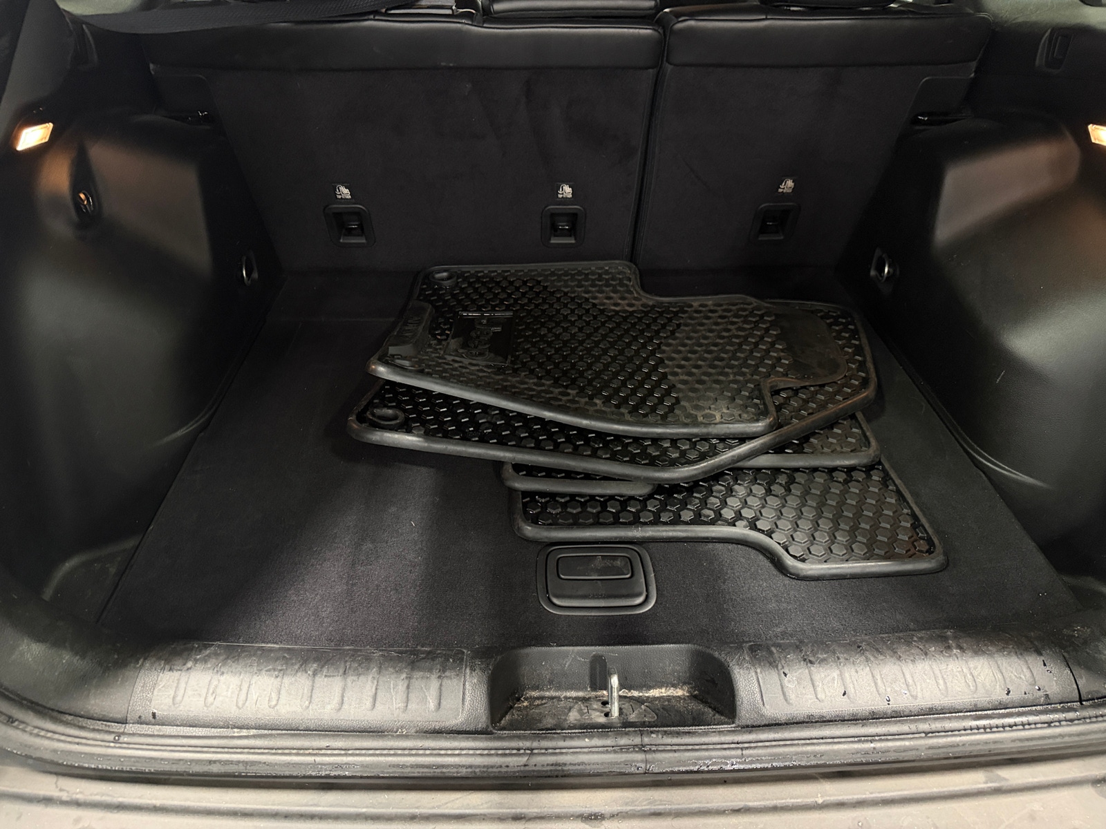 Thumbnail: 2019 Jeep Cherokee - 7