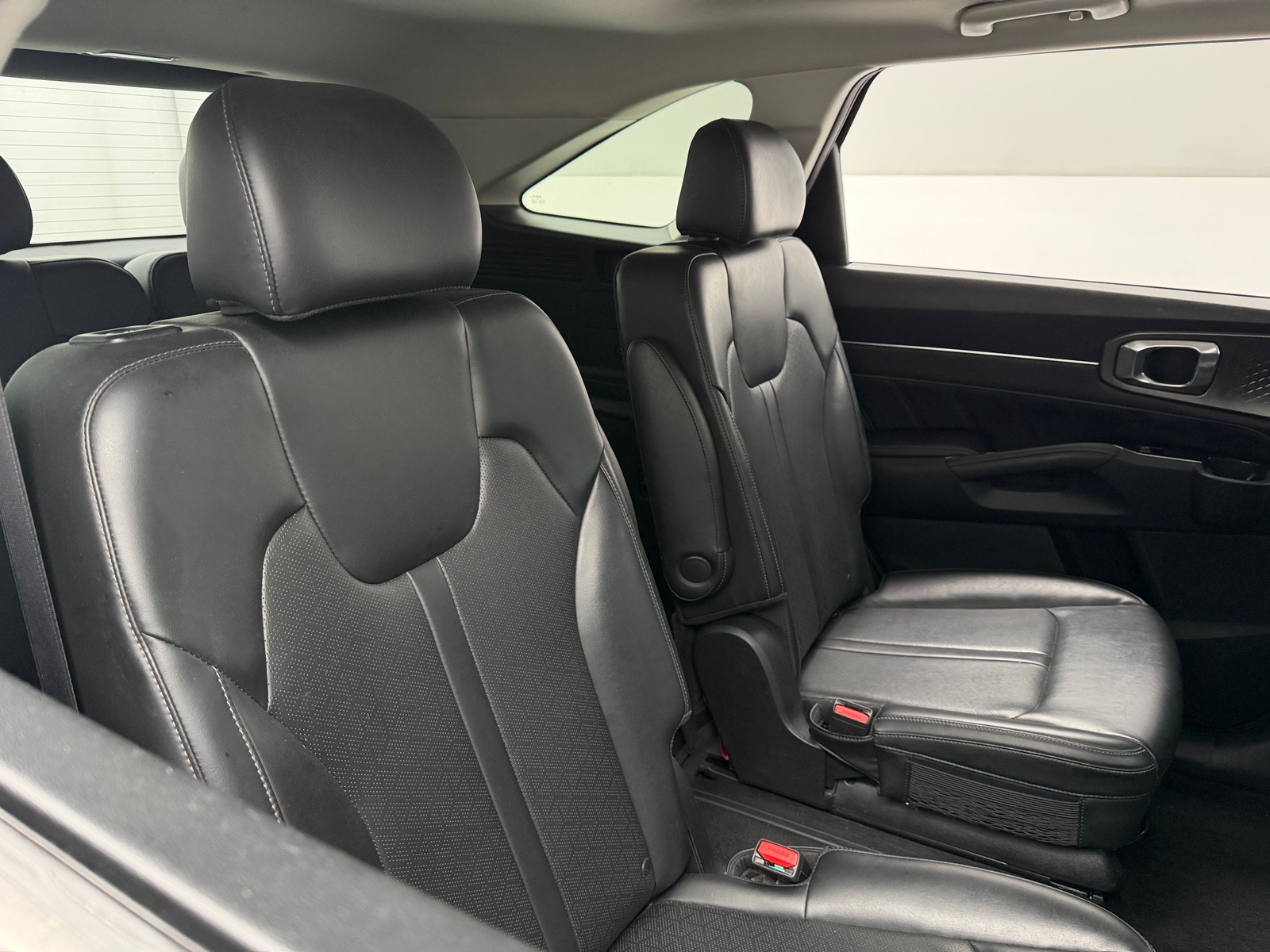 Thumbnail: 2023 Kia Sorento - 5