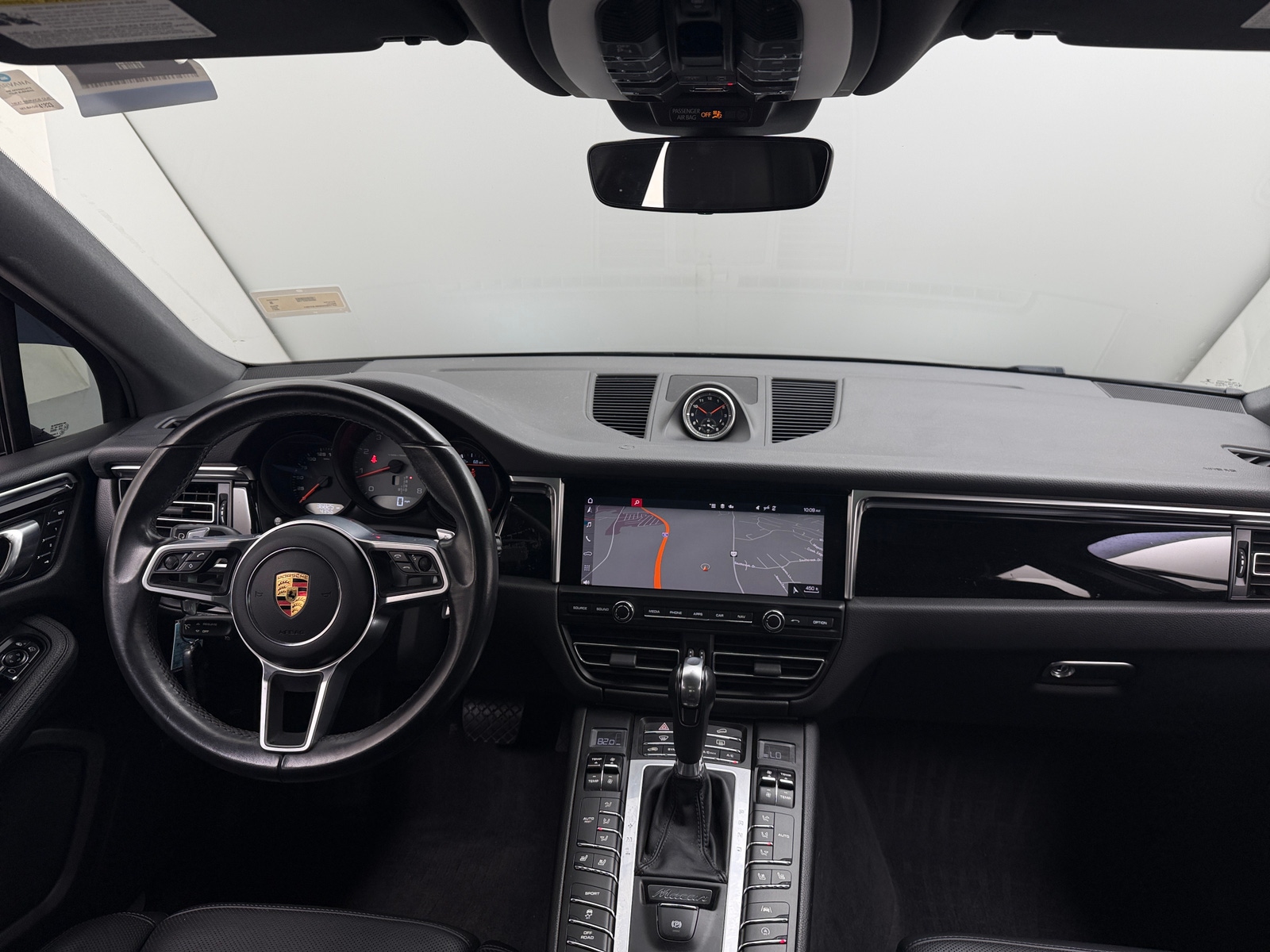 Thumbnail: 2021 Porsche Macan - 3