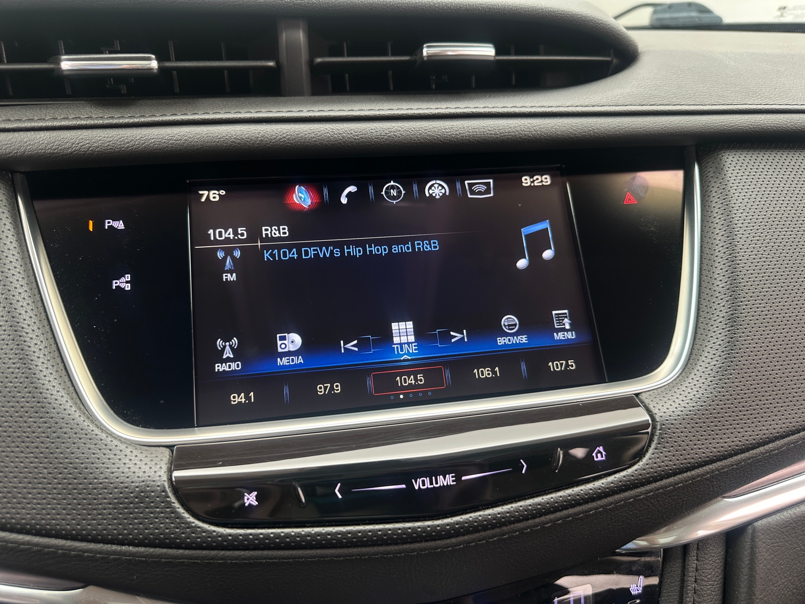 Thumbnail: 2017 Cadillac XT5 - 3