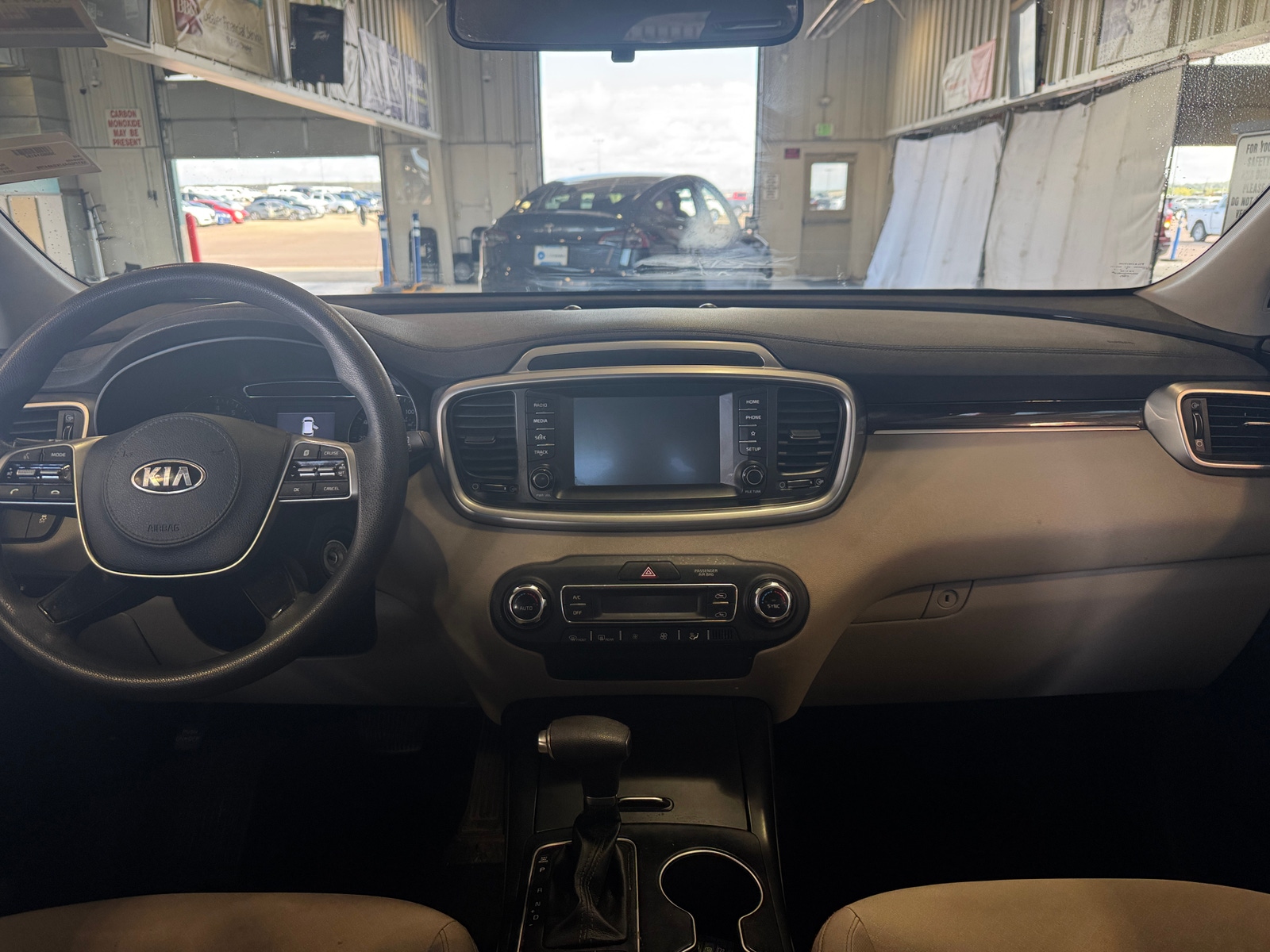 Thumbnail: 2019 Kia Sorento - 3