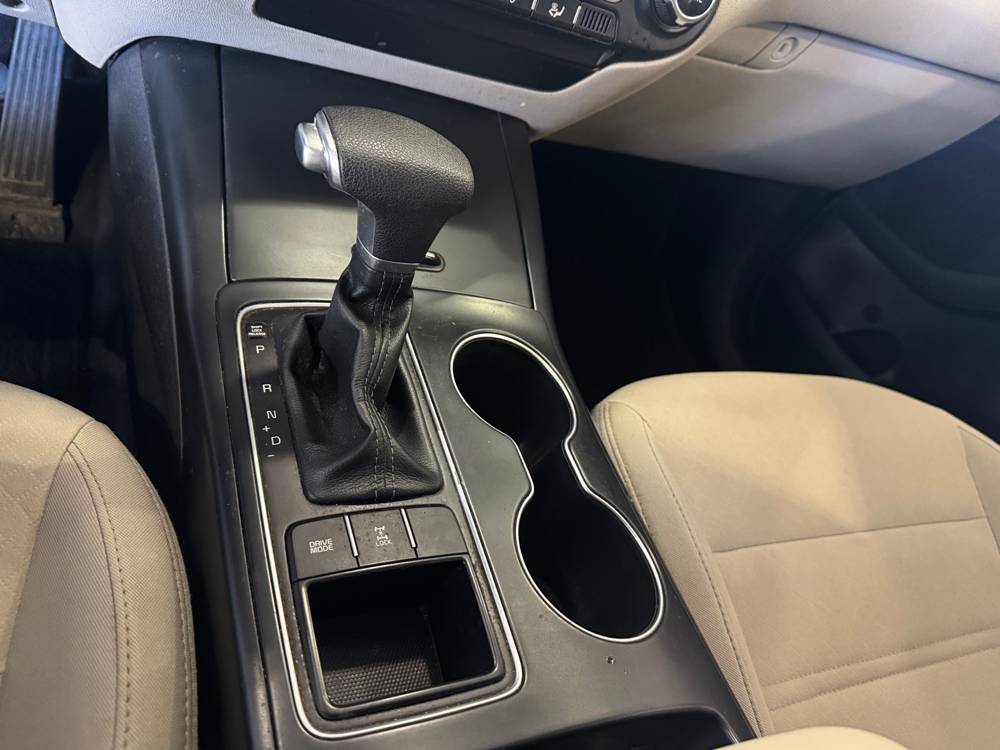 Used 2019 Kia Sorento LX with VIN 5XYPGDA57KG484709 for sale in Pewaukee, WI