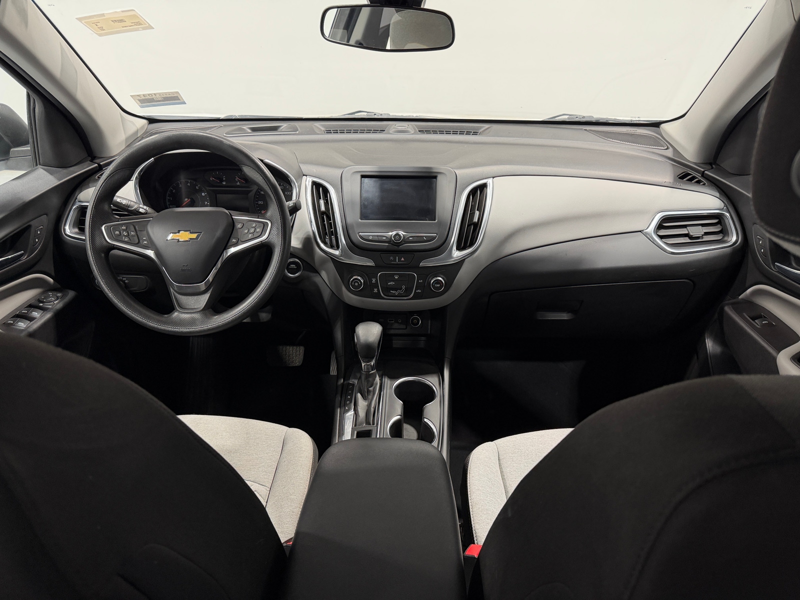 Thumbnail: 2022 Chevrolet Equinox - 3