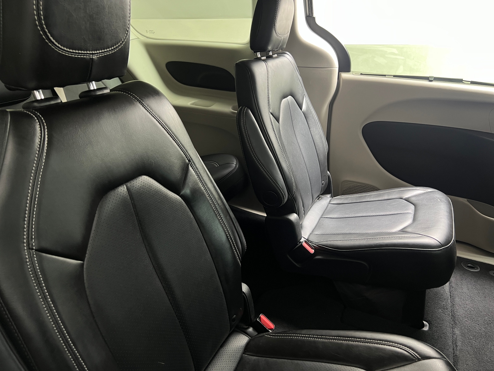 Thumbnail: 2024 Chrysler Pacifica - 5