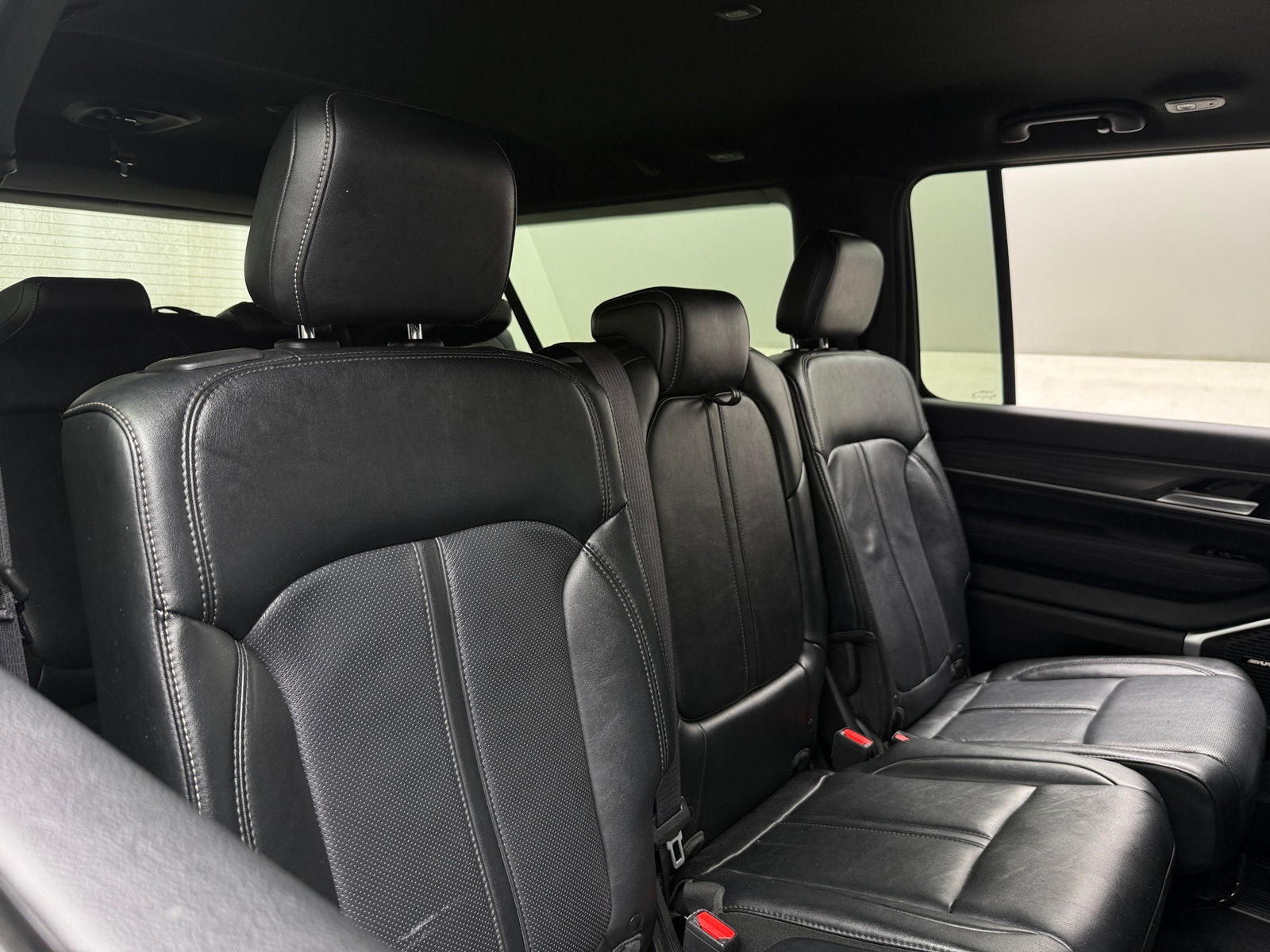 Thumbnail: 2024 Jeep Wagoneer - 5