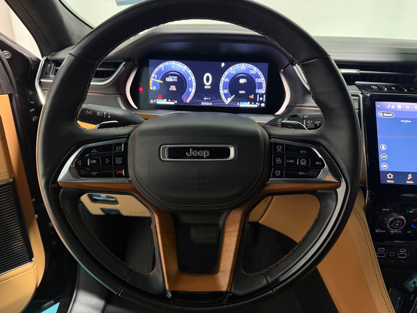 Thumbnail: 2021 Jeep Grand Cherokee L - 4