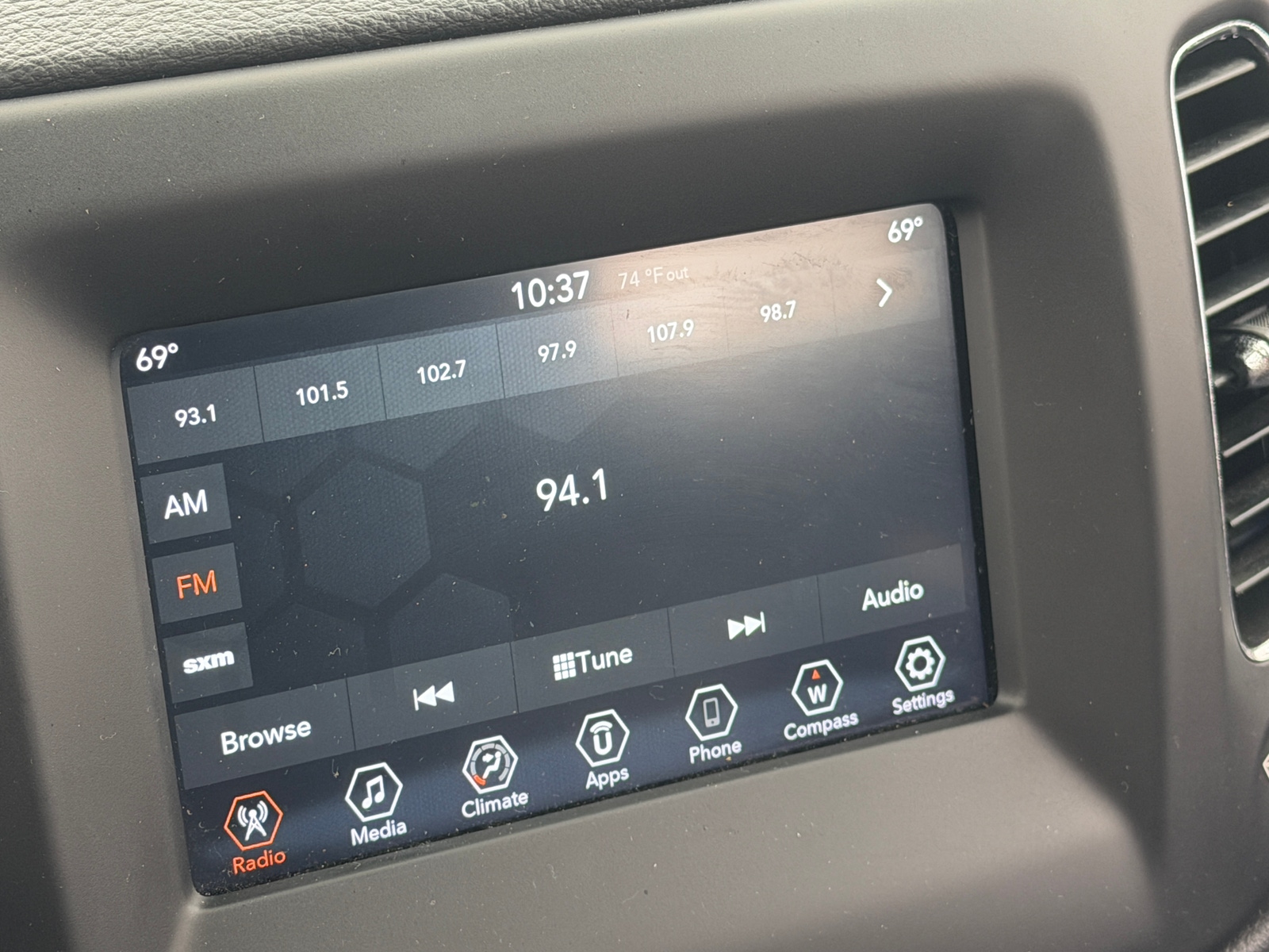 Thumbnail: 2021 Jeep Compass - 4
