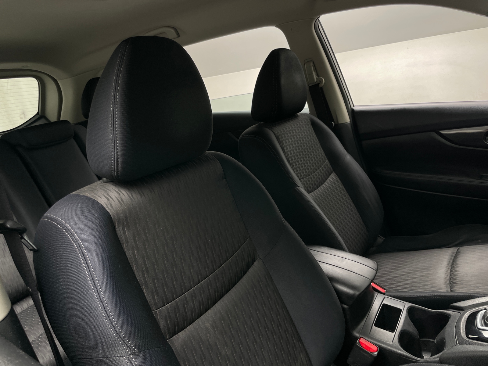 Thumbnail: 2017 Nissan Rogue - 2
