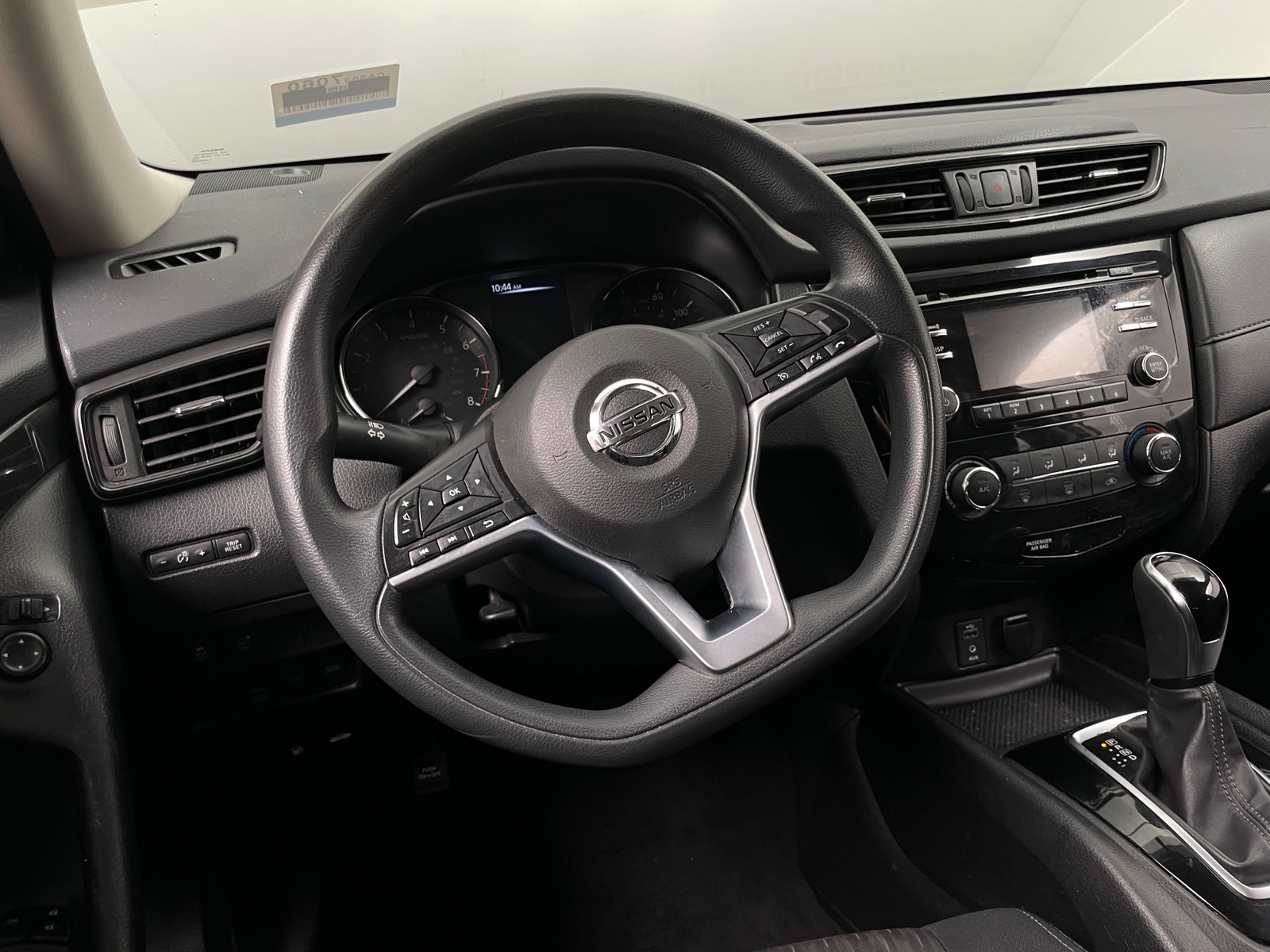 Thumbnail: 2017 Nissan Rogue - 5