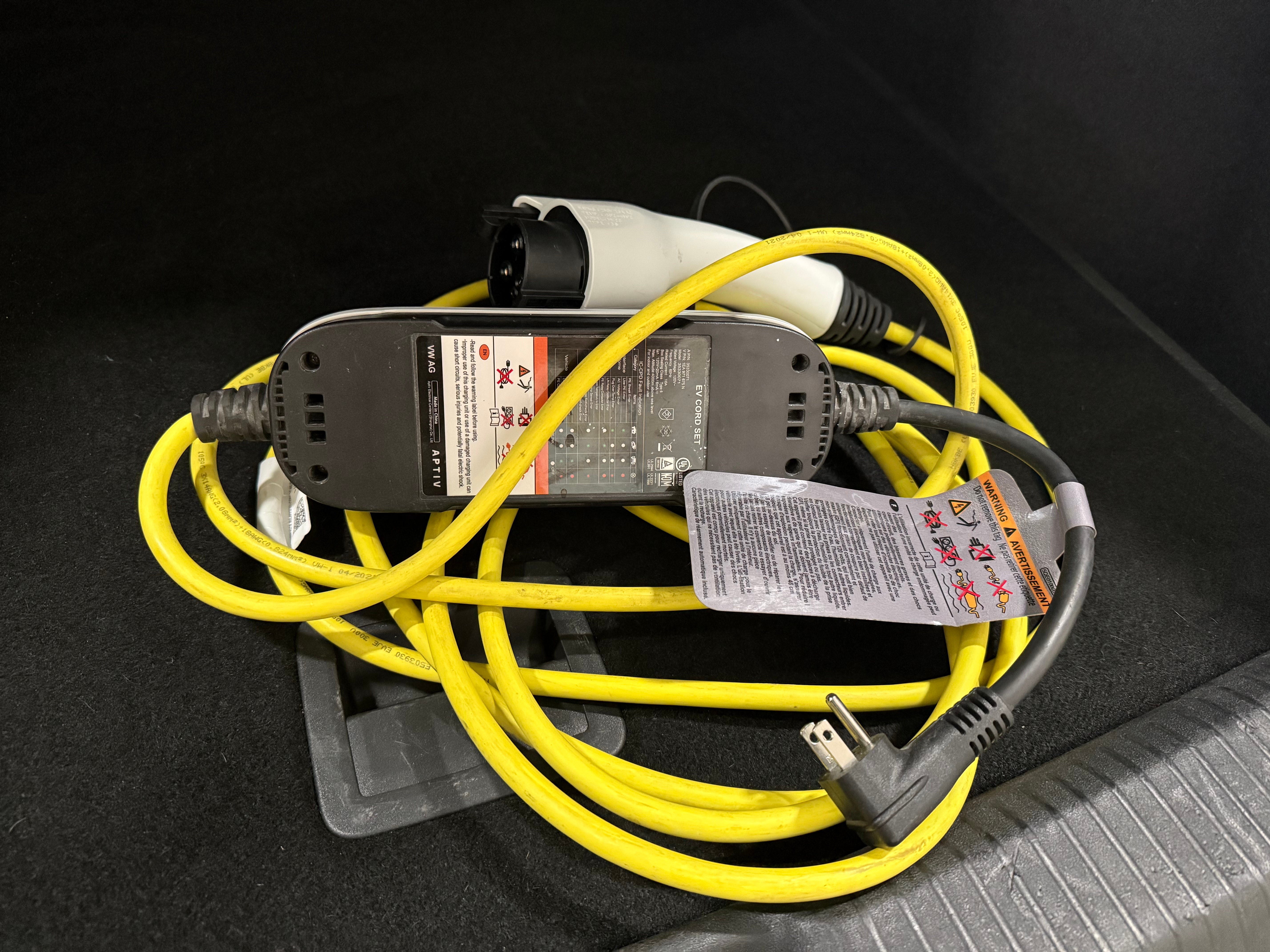 Used 2021 Volkswagen ID.4 PRO S with VIN WVGKMPE2XMP057928 for sale in Oak Creek, WI