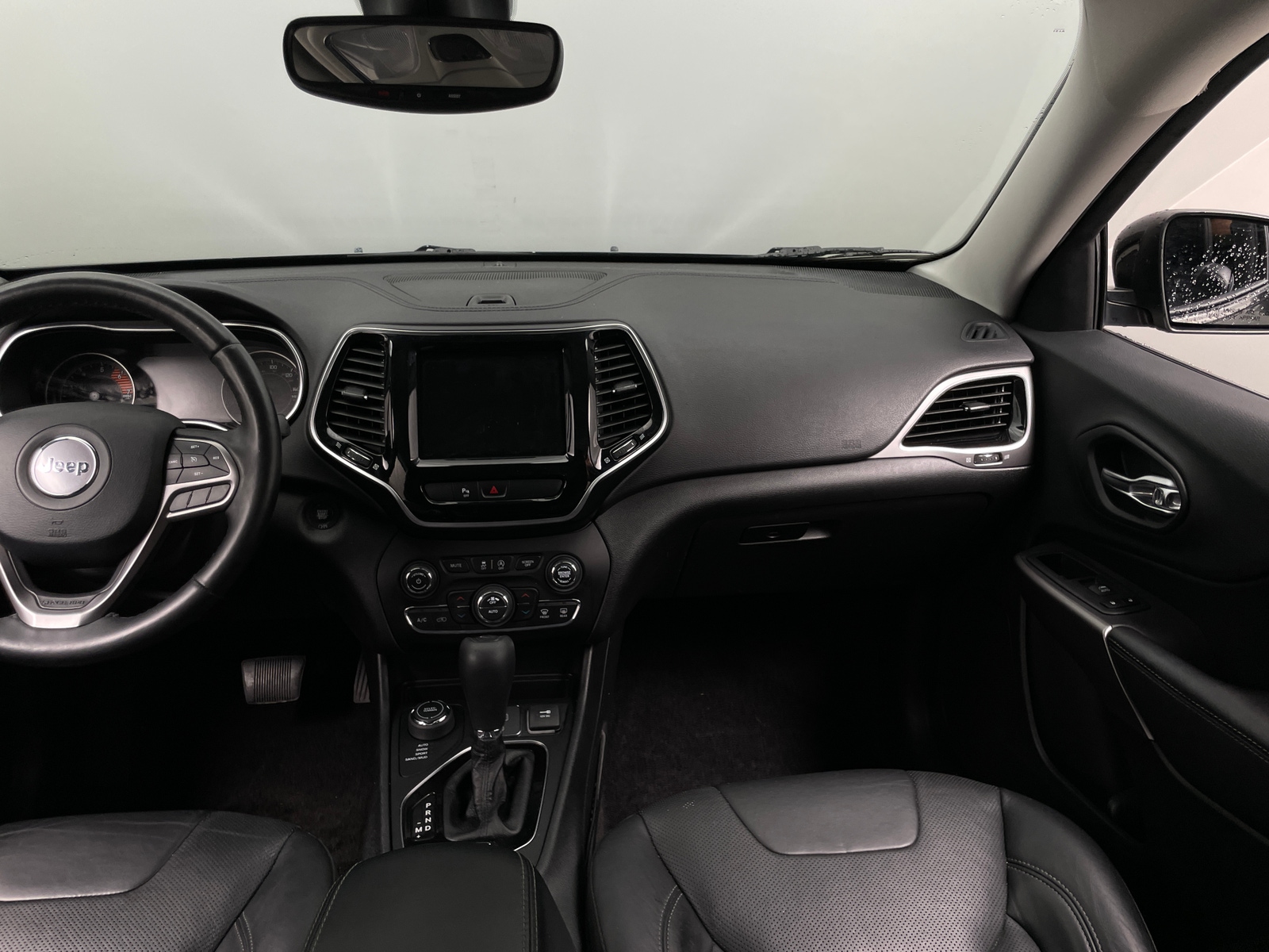 Thumbnail: 2019 Jeep Cherokee - 2