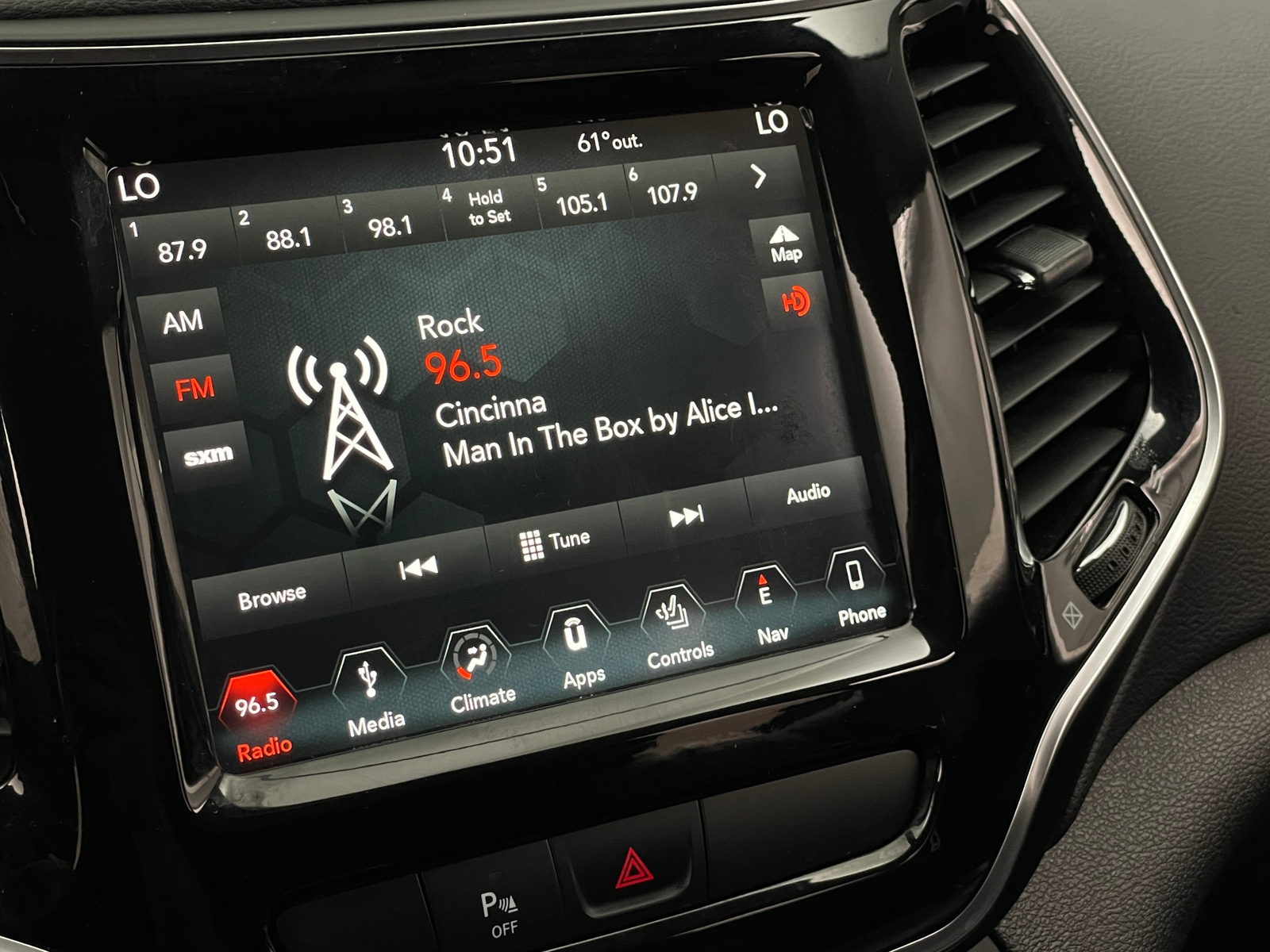 Thumbnail: 2019 Jeep Cherokee - 3