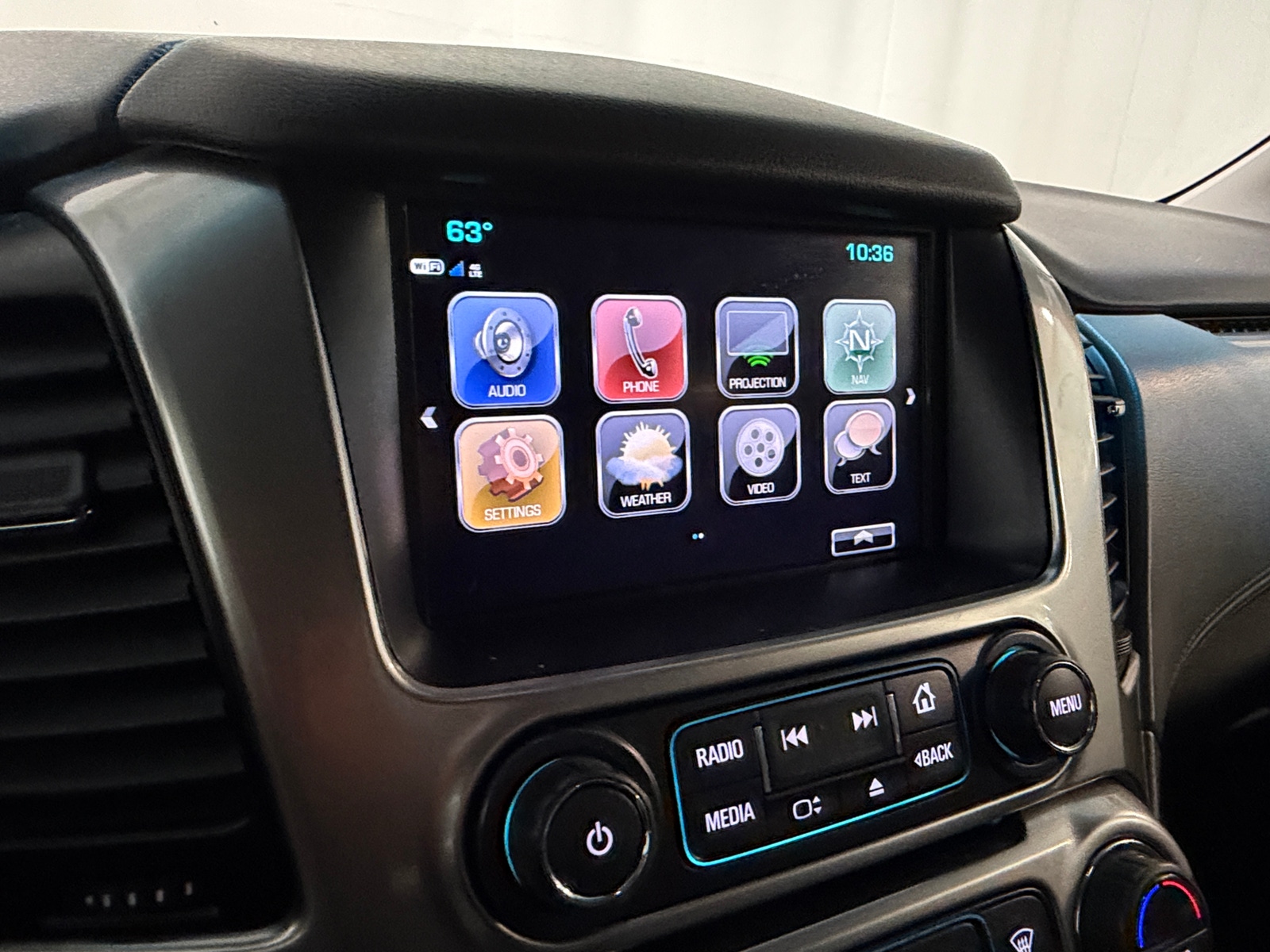 Thumbnail: 2019 Chevrolet Tahoe - 3