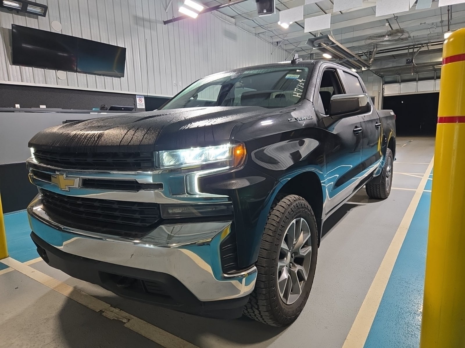 2021 Chevrolet Silverado 1500 4WD Crew Cab 147" LT W/2fl